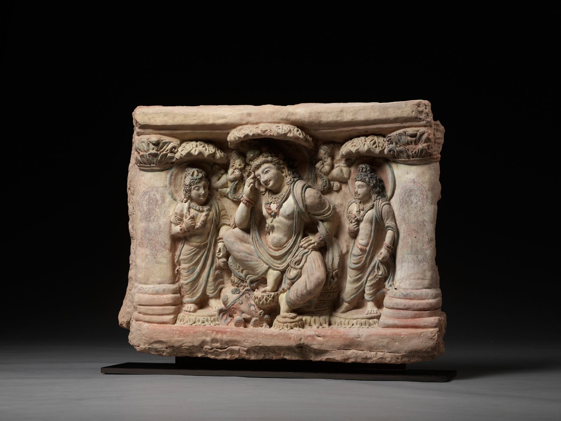 AN EXTRAORDINARILY RARE AND SPECTACULAR TERRACOTTA RELIEF OF A THINKING PRINCE SIDDHARTA UNDER THE B - Image 16 of 19