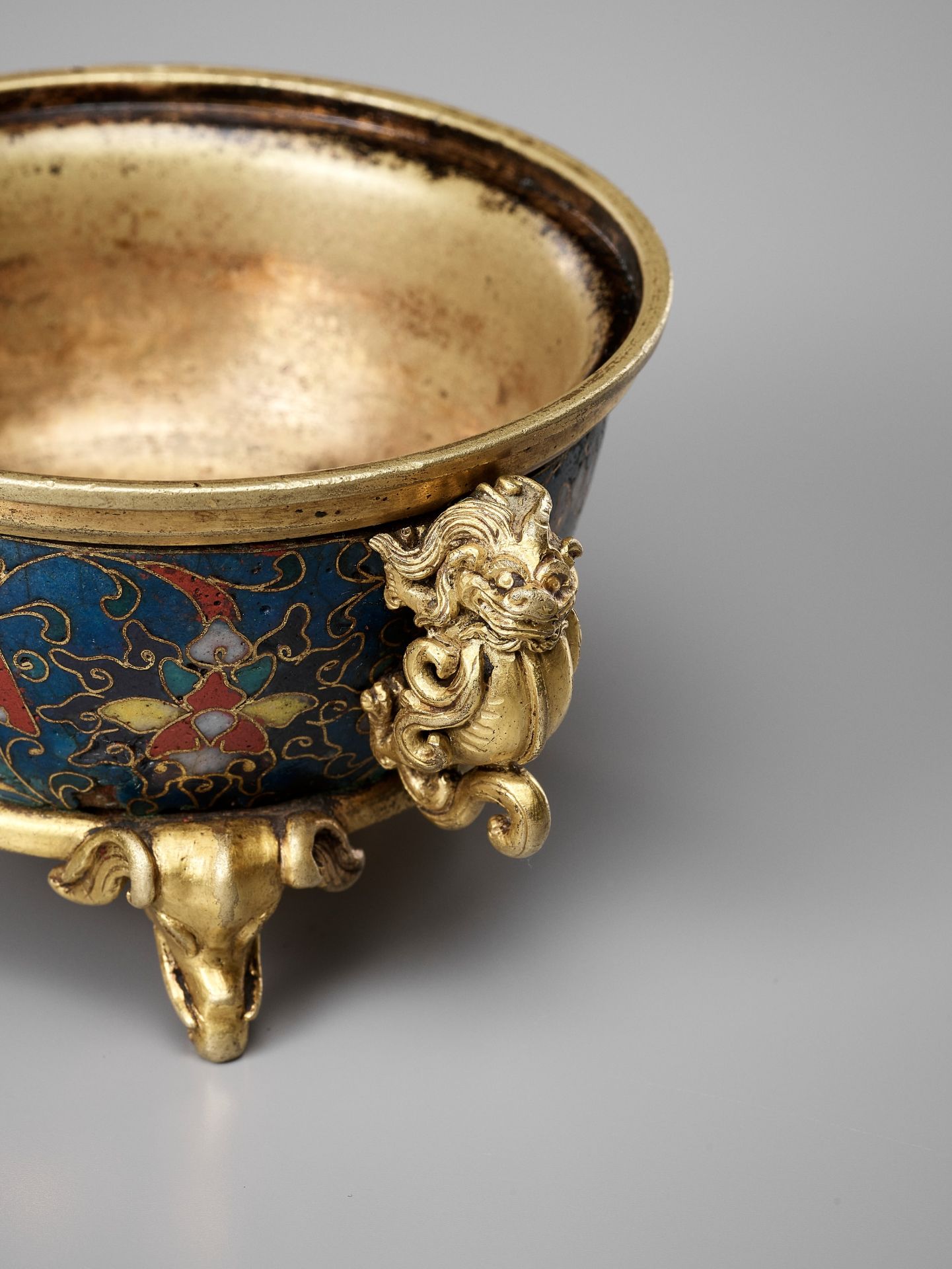 A CLOISONNE ENAMEL AND GILT BRONZE 'LOTUS' CENSER, JINGTAI MARK, MING DYNASTY - Image 14 of 15