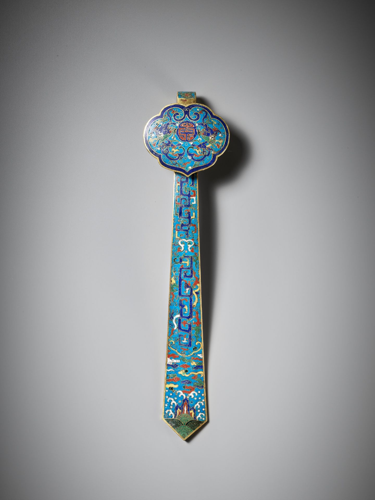 A CLOISONNE ENAMEL RUYI SCEPTER, EARLY QING DYNASTY - Image 12 of 15