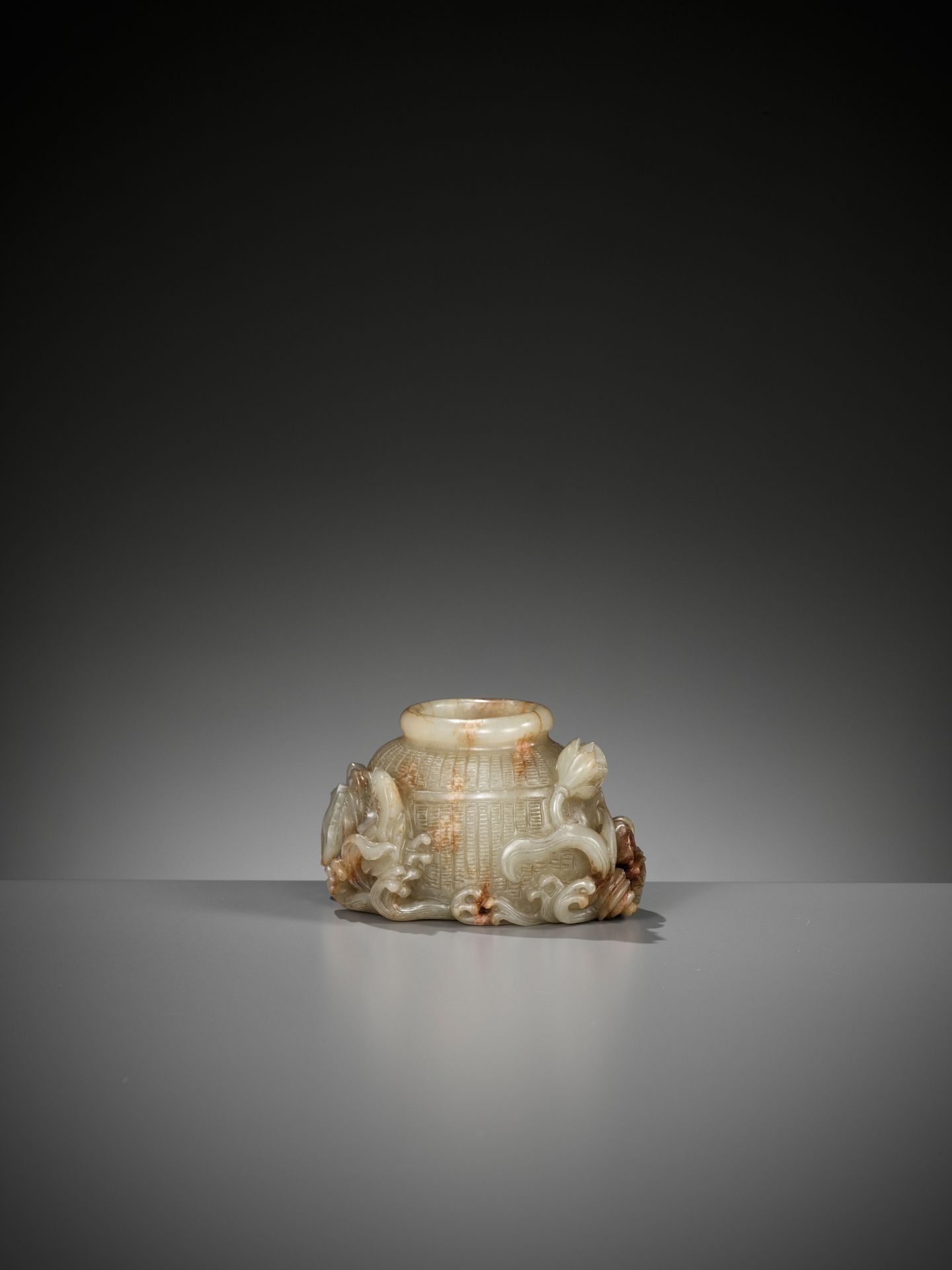 A FINE CELADON JADE 'FISH BASKET' BRUSH WASHER, 18TH-19TH CENTURY - Image 3 of 12