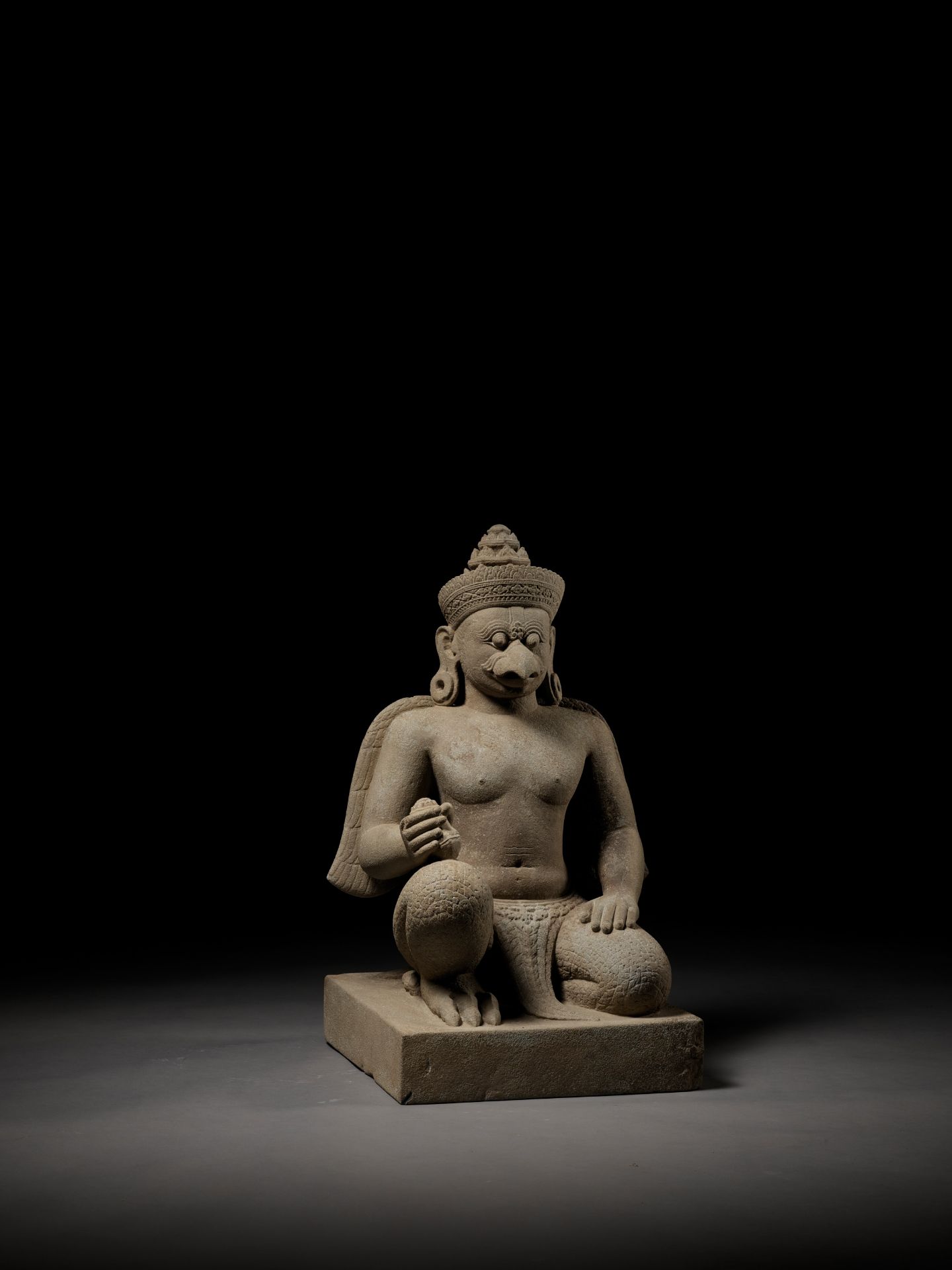 A SANDSTONE GUARDIAN FIGURE DEPICTING GARUDA, KOH KER STYLE - Image 11 of 17