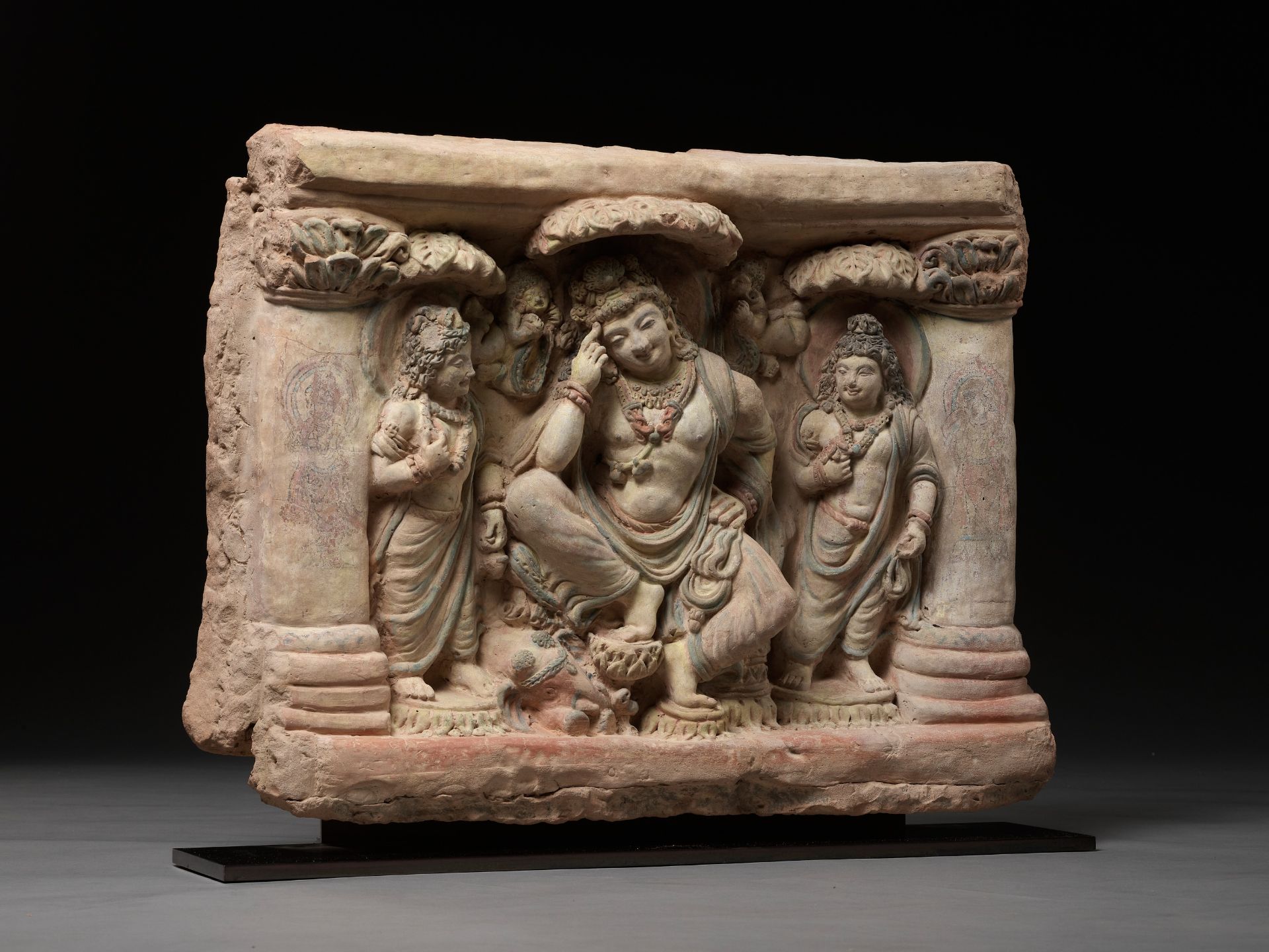 AN EXTRAORDINARILY RARE AND SPECTACULAR TERRACOTTA RELIEF OF A THINKING PRINCE SIDDHARTA UNDER THE B - Image 19 of 19