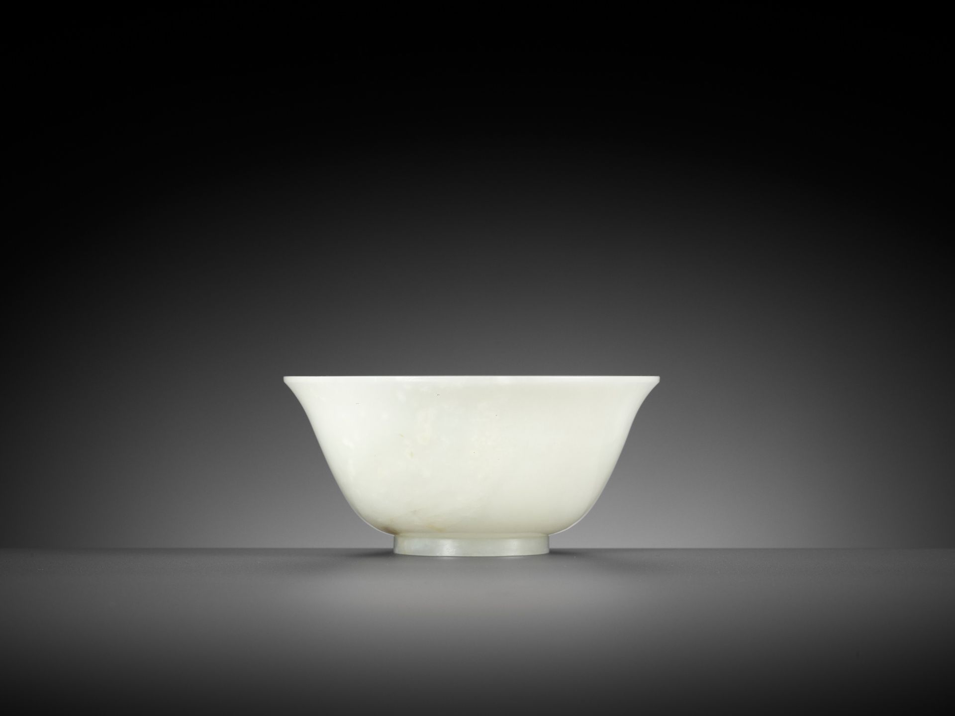 A WHITE JADE BOWL, QIANLONG PERIOD - Image 6 of 10