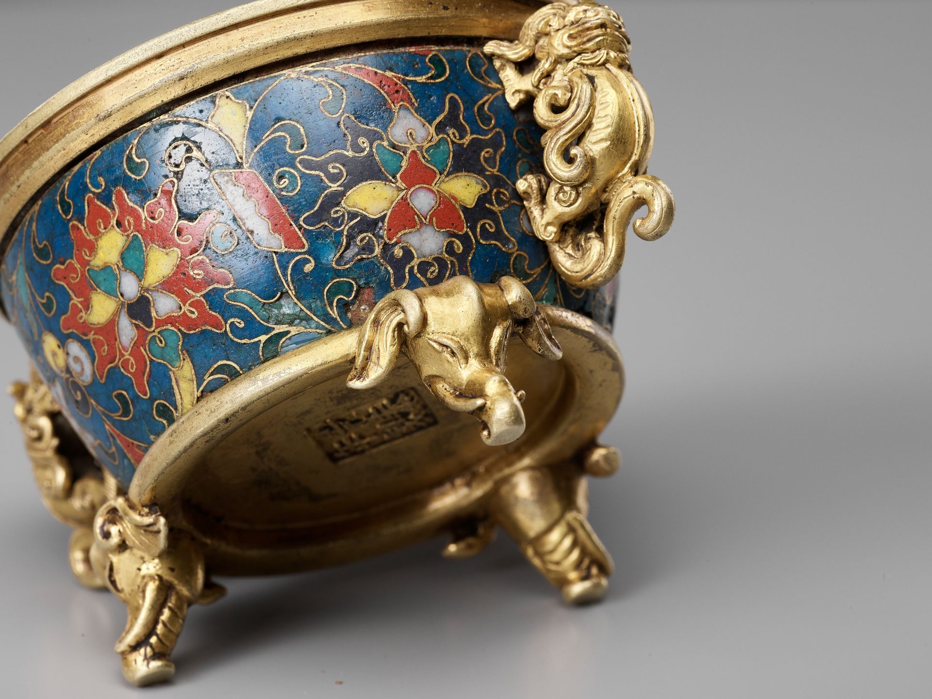 A CLOISONNE ENAMEL AND GILT BRONZE 'LOTUS' CENSER, JINGTAI MARK, MING DYNASTY - Image 3 of 15