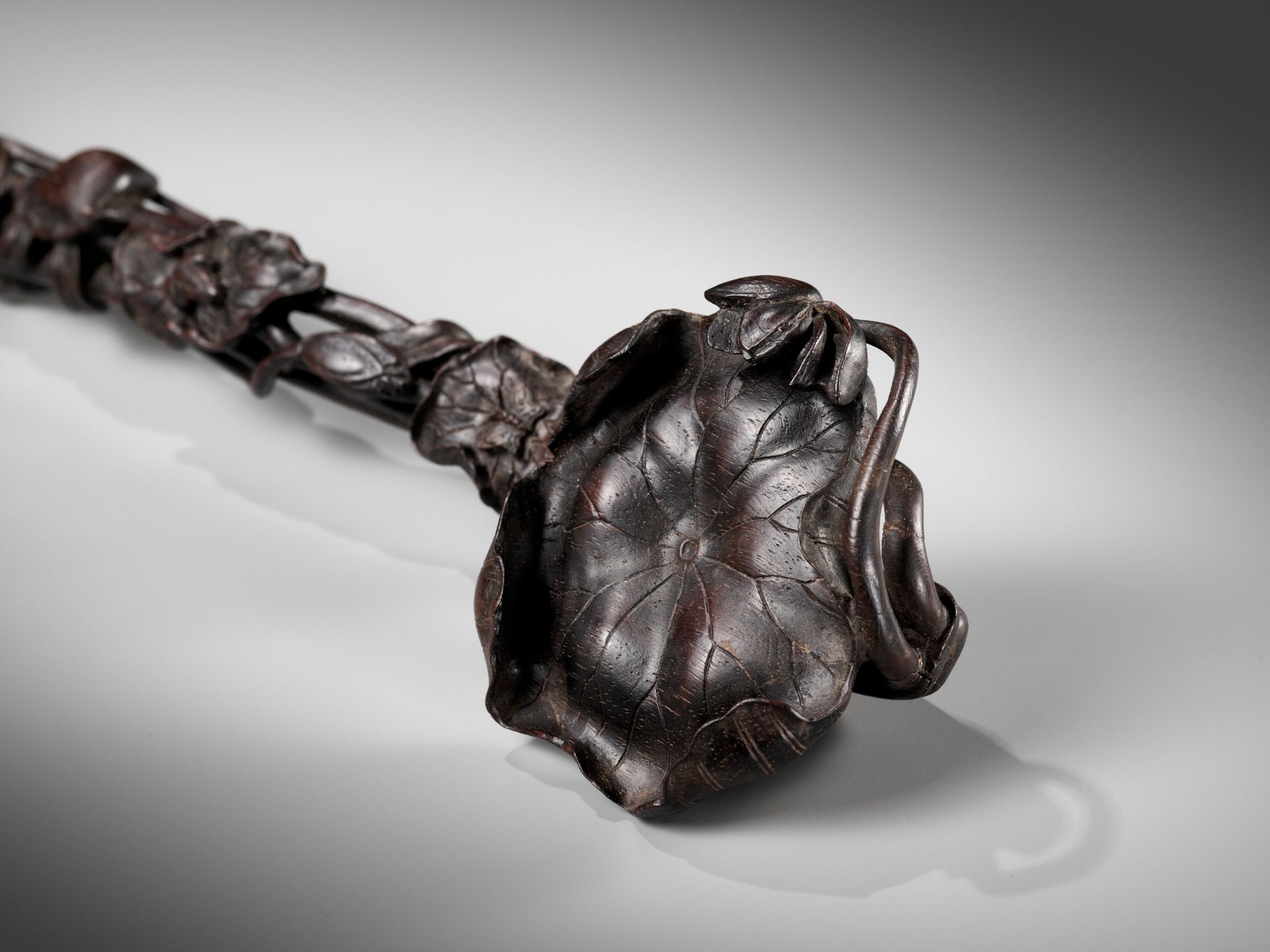 A ZITAN WOOD 'LOTUS' RUYI SCEPTER, PROBABLY IMPERIAL - Image 6 of 13