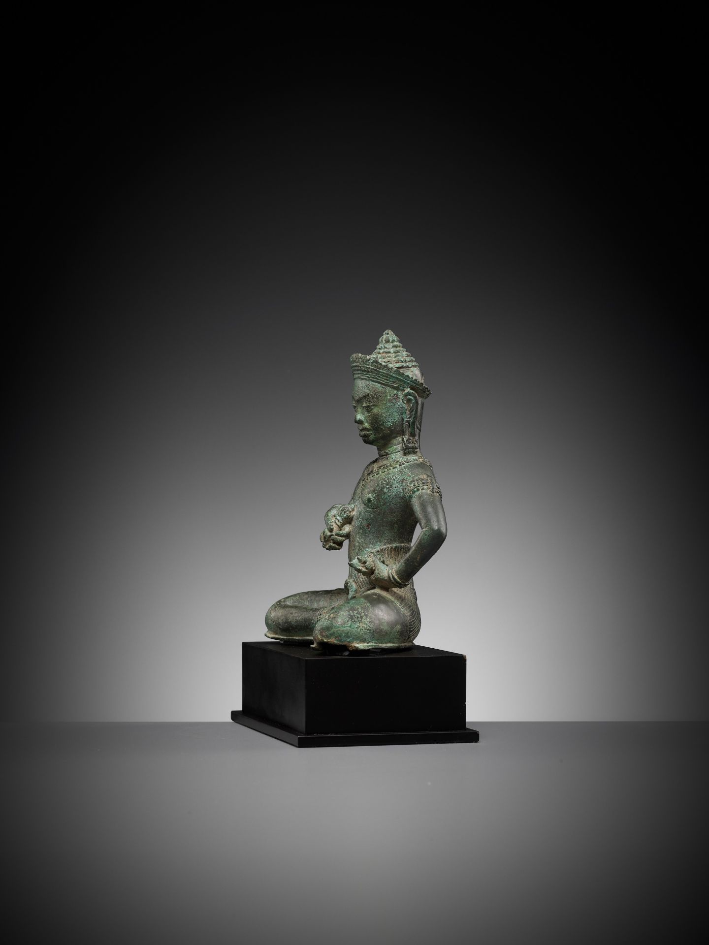 A BRONZE FIGURE OF VAJRASATTVA, BAYON STYLE, ANGKOR PERIOD - Image 7 of 12