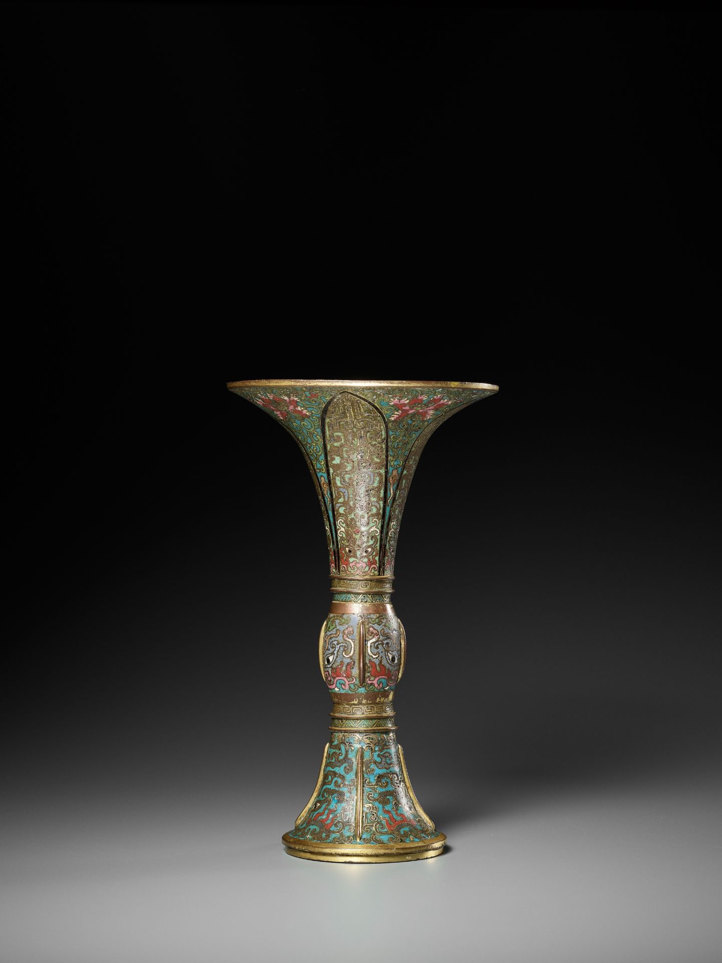 A CLOISONNE ENAMEL 'TAOTIE' ARCHAISTIC BEAKER VASE, GU, 17TH-18TH CENTURY - Image 12 of 16