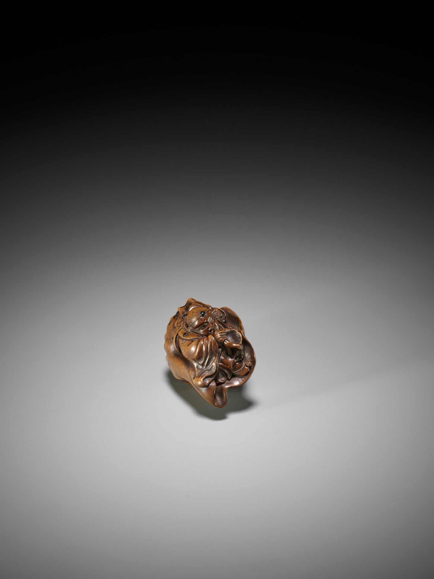 MASANAO: A SUPERB WOOD NETSUKE OF BENKEI INSIDE HORAGAI - Bild 11 aus 13