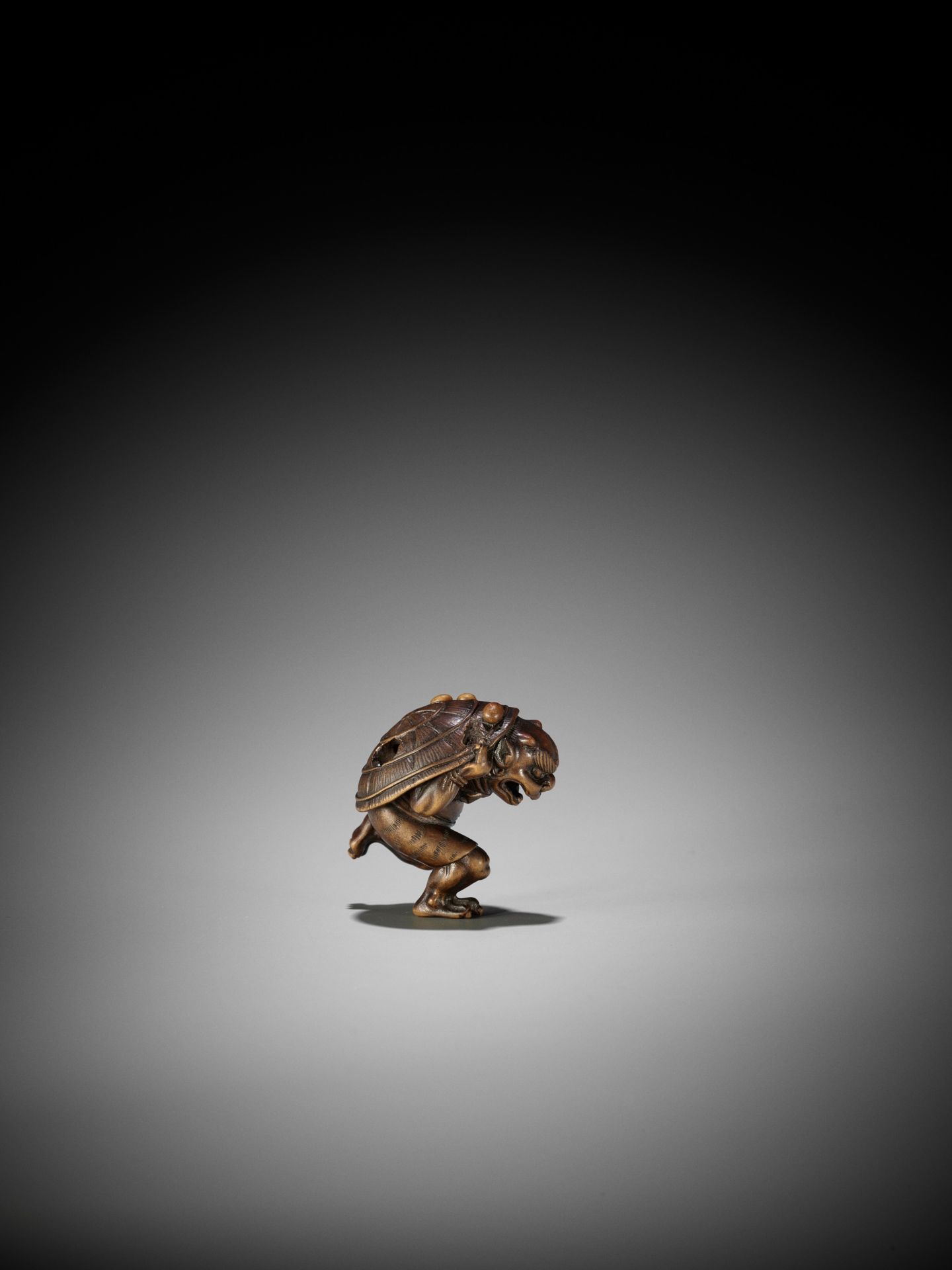 A FINE WOOD NETSUKE OF AN ONI AT SETSUBUN - Bild 8 aus 11