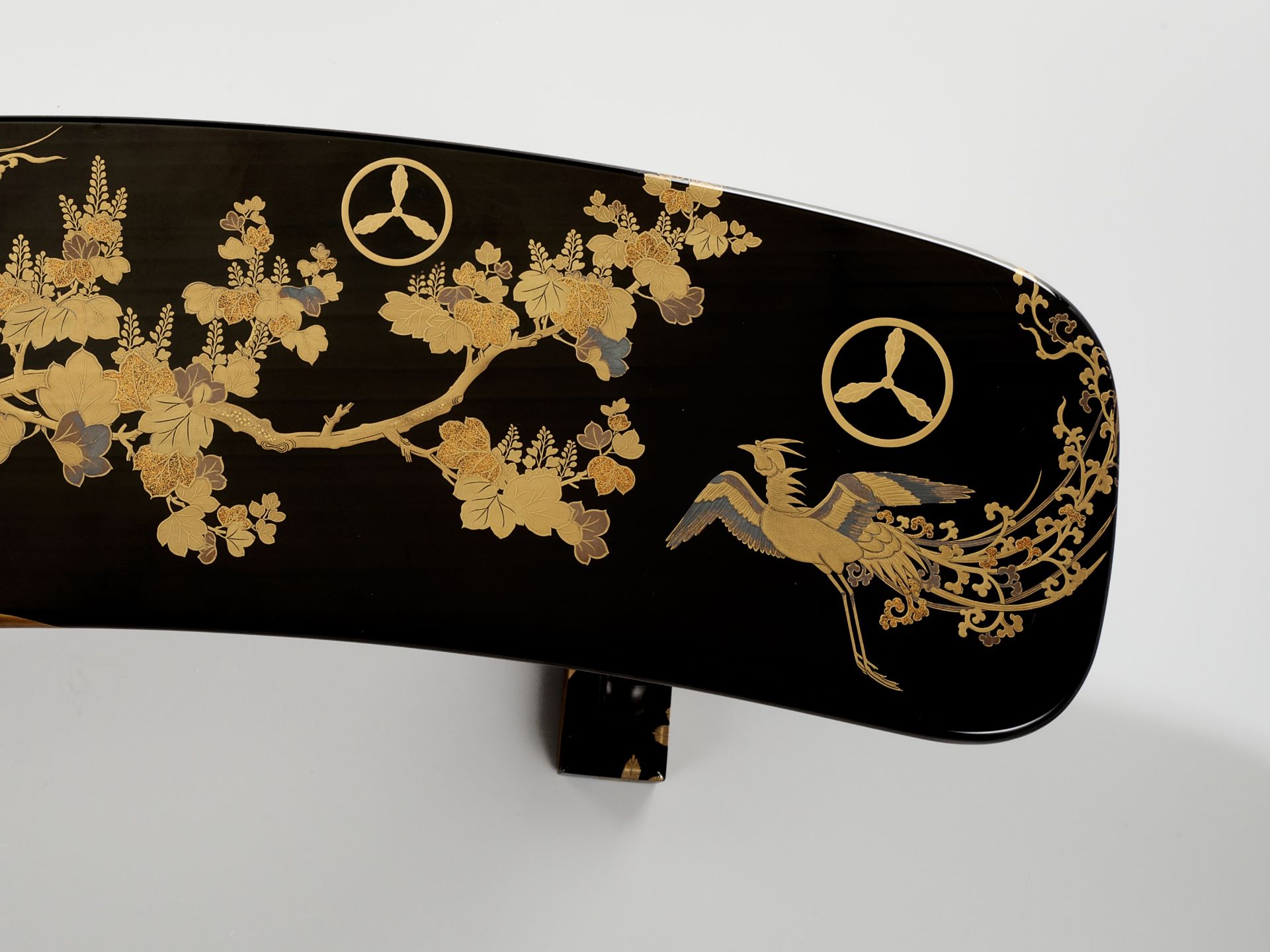 A RARE LACQUER KYOSOKU (ARMREST) - Image 3 of 9