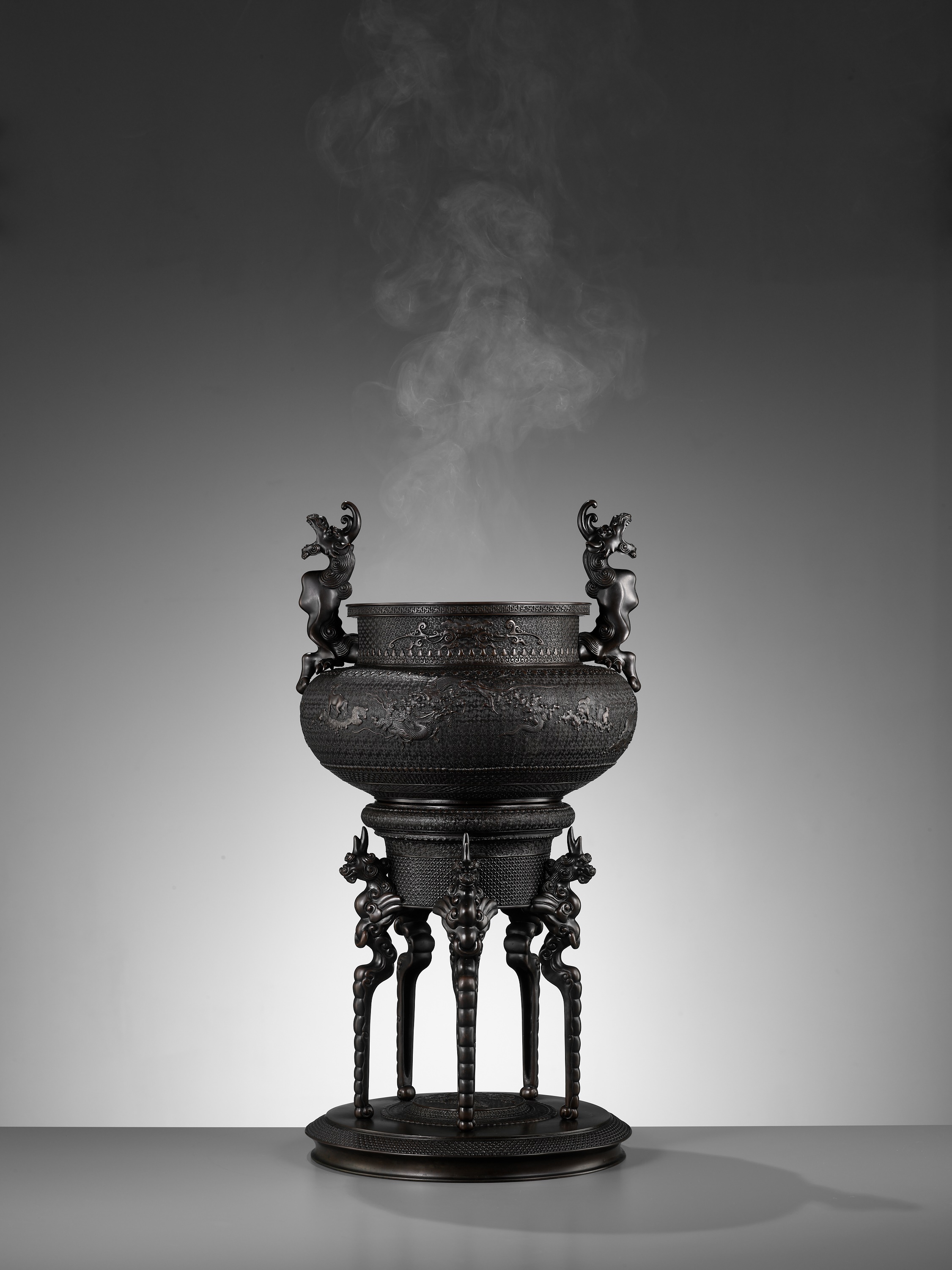 SHOKAKEN: A LARGE AND EXCEPTIONAL BRONZE KORO (INCENSE BURNER) AND COVER WITH THE JUNISHI - Image 26 of 30