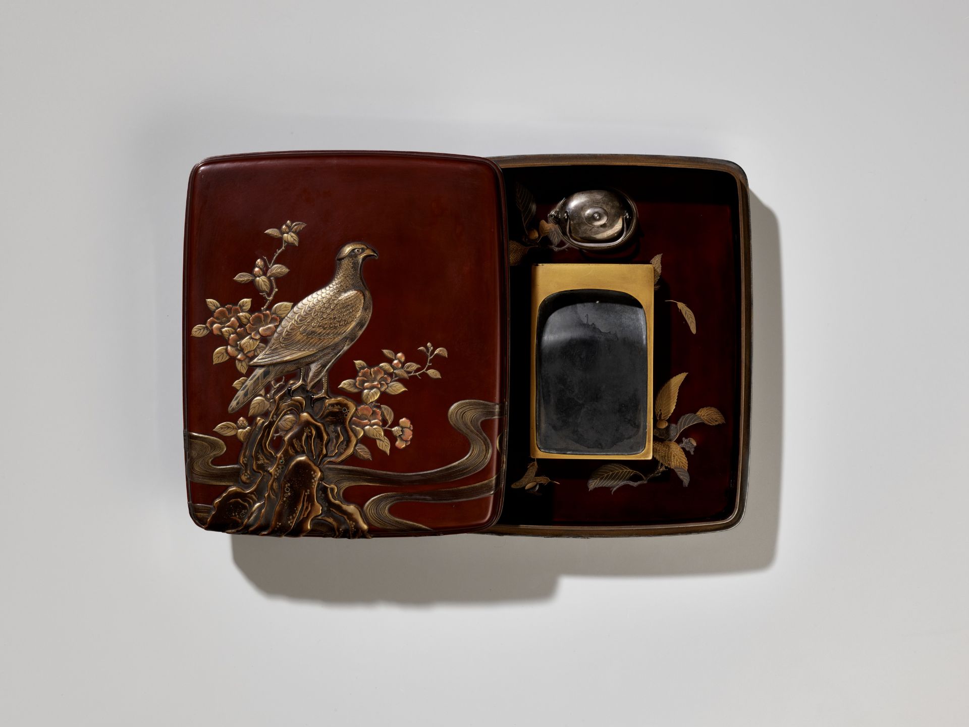 SHOGAKU: A SUPERB LACQUER SUZURIBAKO DEPICTING AN AUTUMNAL SCENE WITH FALCON AND SPARROWS - Image 8 of 14