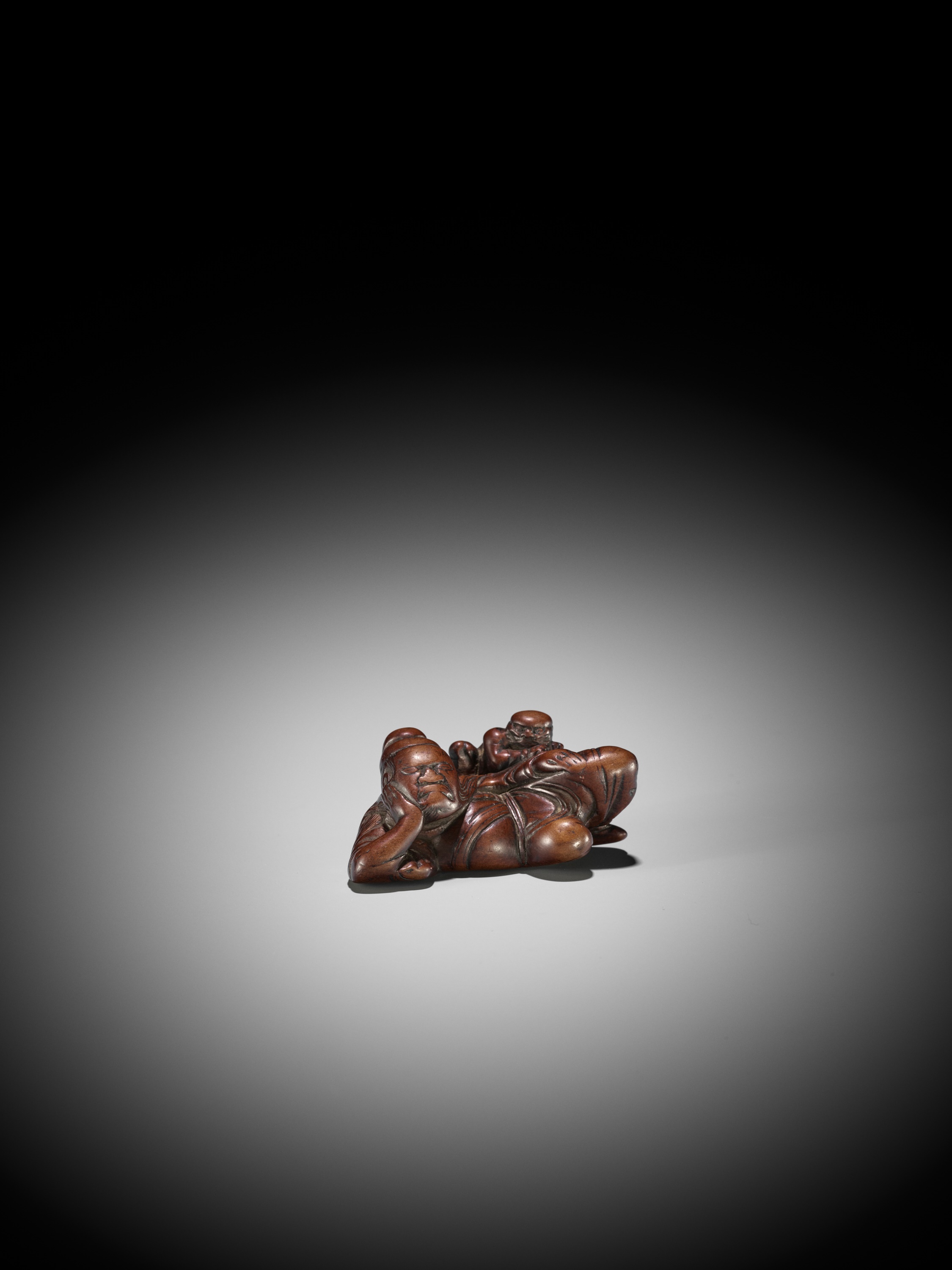 A RARE WOOD MITATE NETSUKE OF SHOKI AND ONI - Image 6 of 10