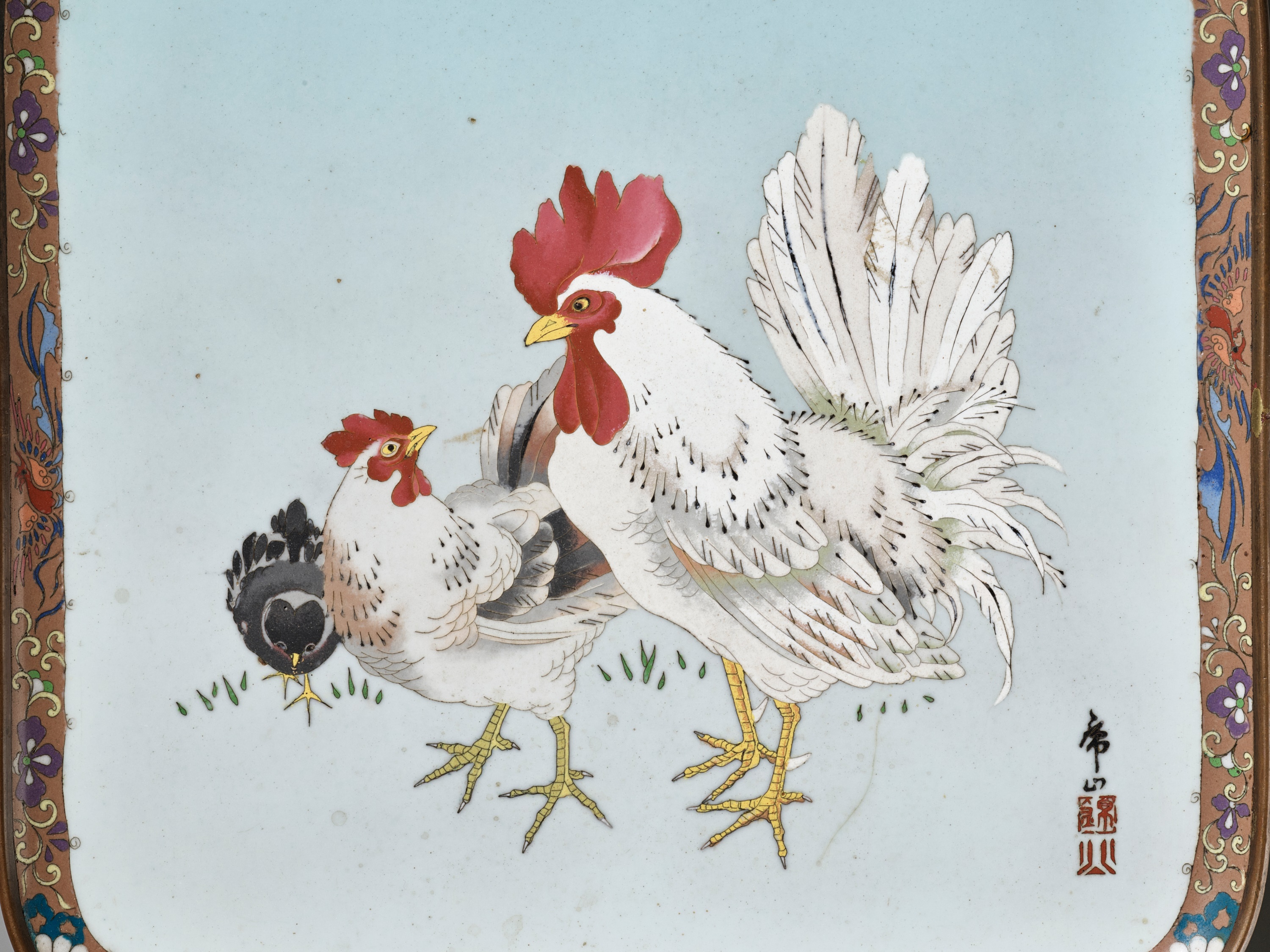KINZAN: A CLOISONNÃ‰ ENAMEL SQUARE TRAY WITH COCKEREL AND HEN - Image 3 of 11
