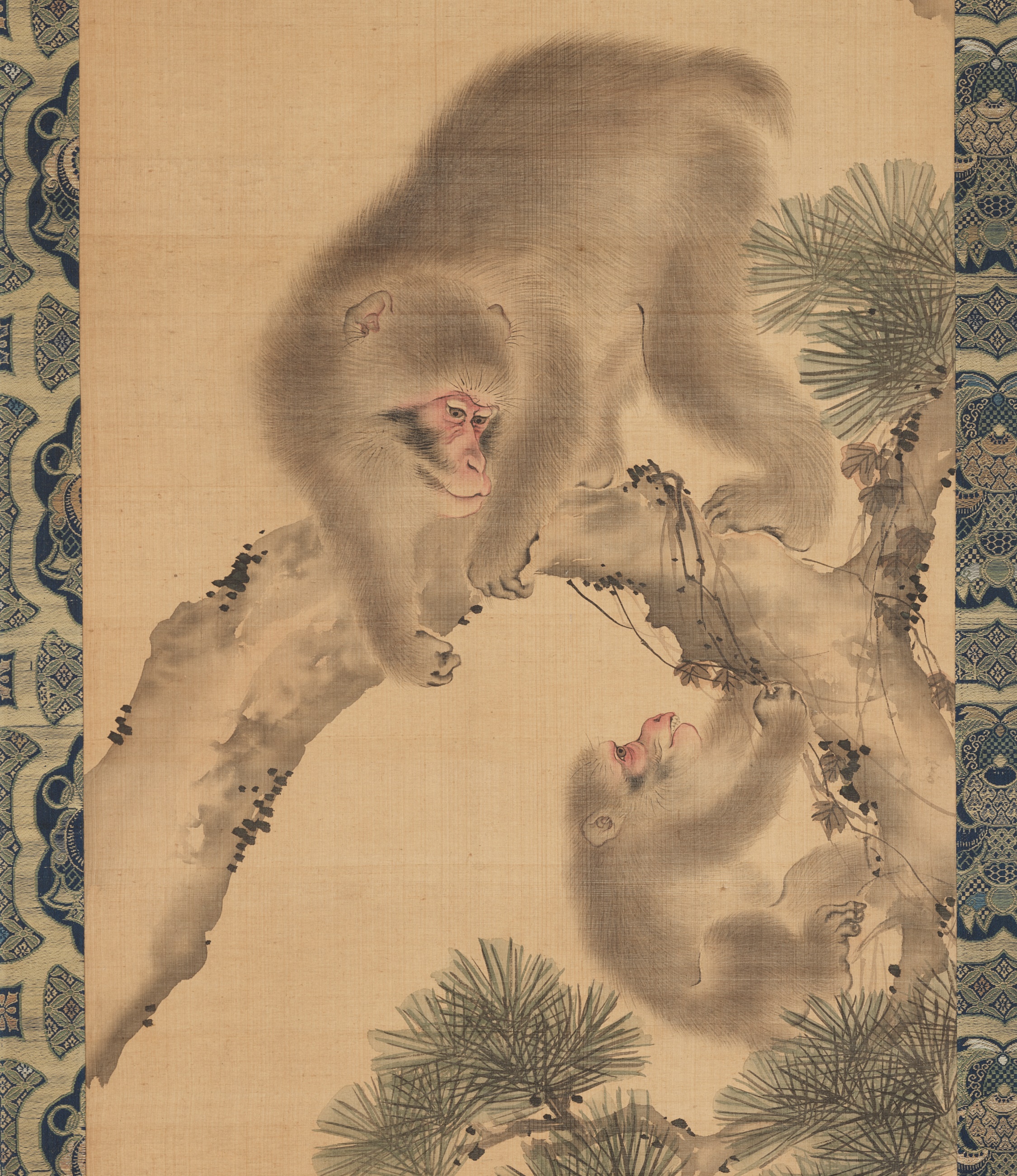 A FINE MORI SCHOOL SCROLL PAINTING OF TWO MONKEYS ON A PINE TREE