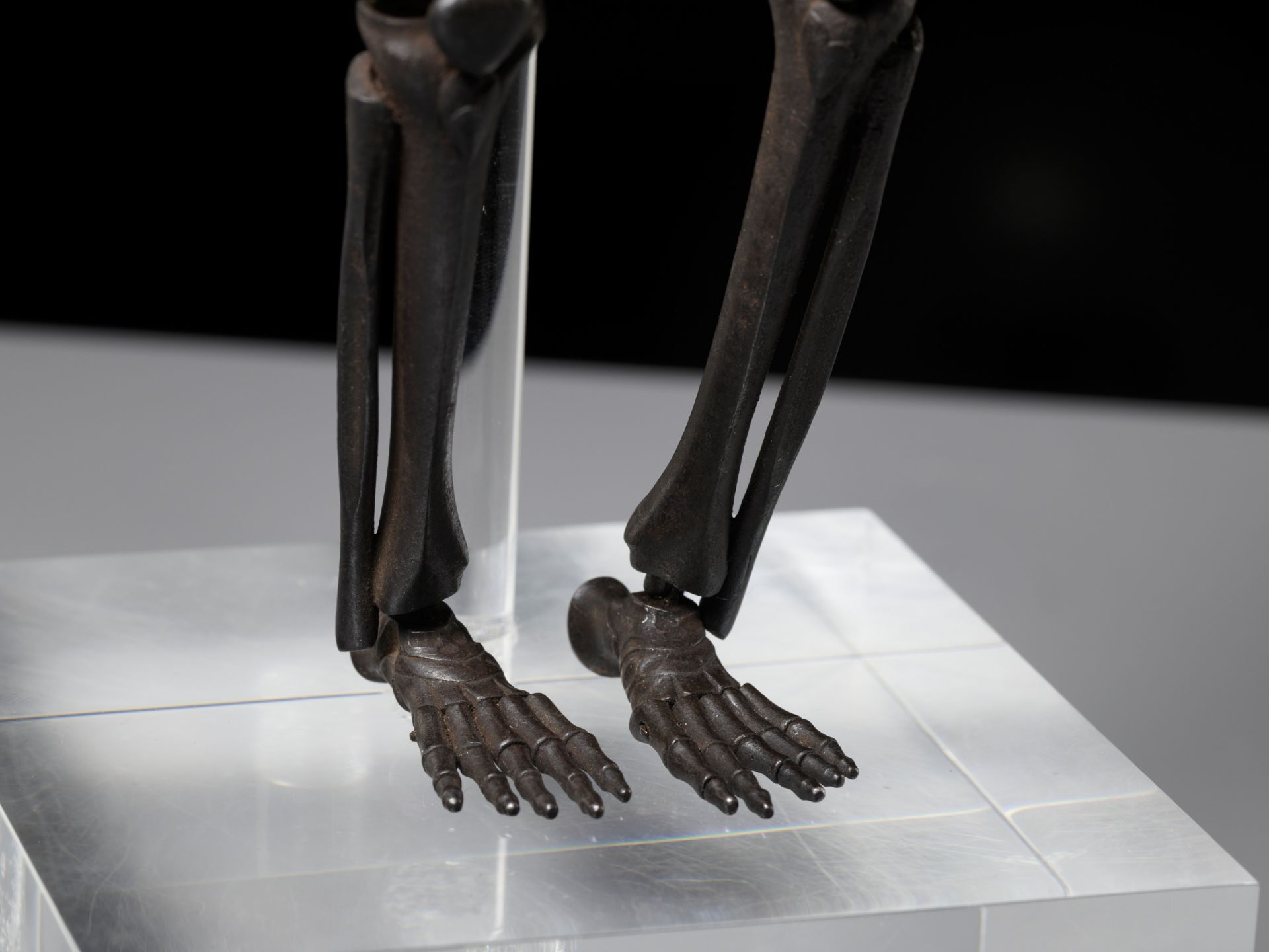 MUNEKAZU: AN EXCEPTIONALLY RARE AND HIGHLY IMPORTANT IRON JIZAI OKIMONO OF A HUMAN SKELETON - Image 22 of 31