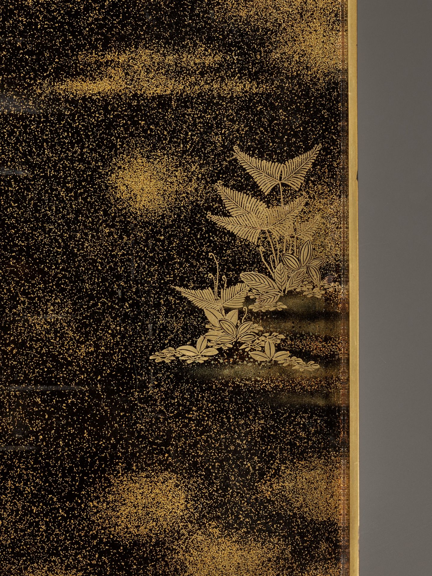 A BLACK AND GOLD LACQUER SUZURIBAKO WITH A SHORELINE LANDSCAPE AND RED-CRESTED CRANES - Image 10 of 15