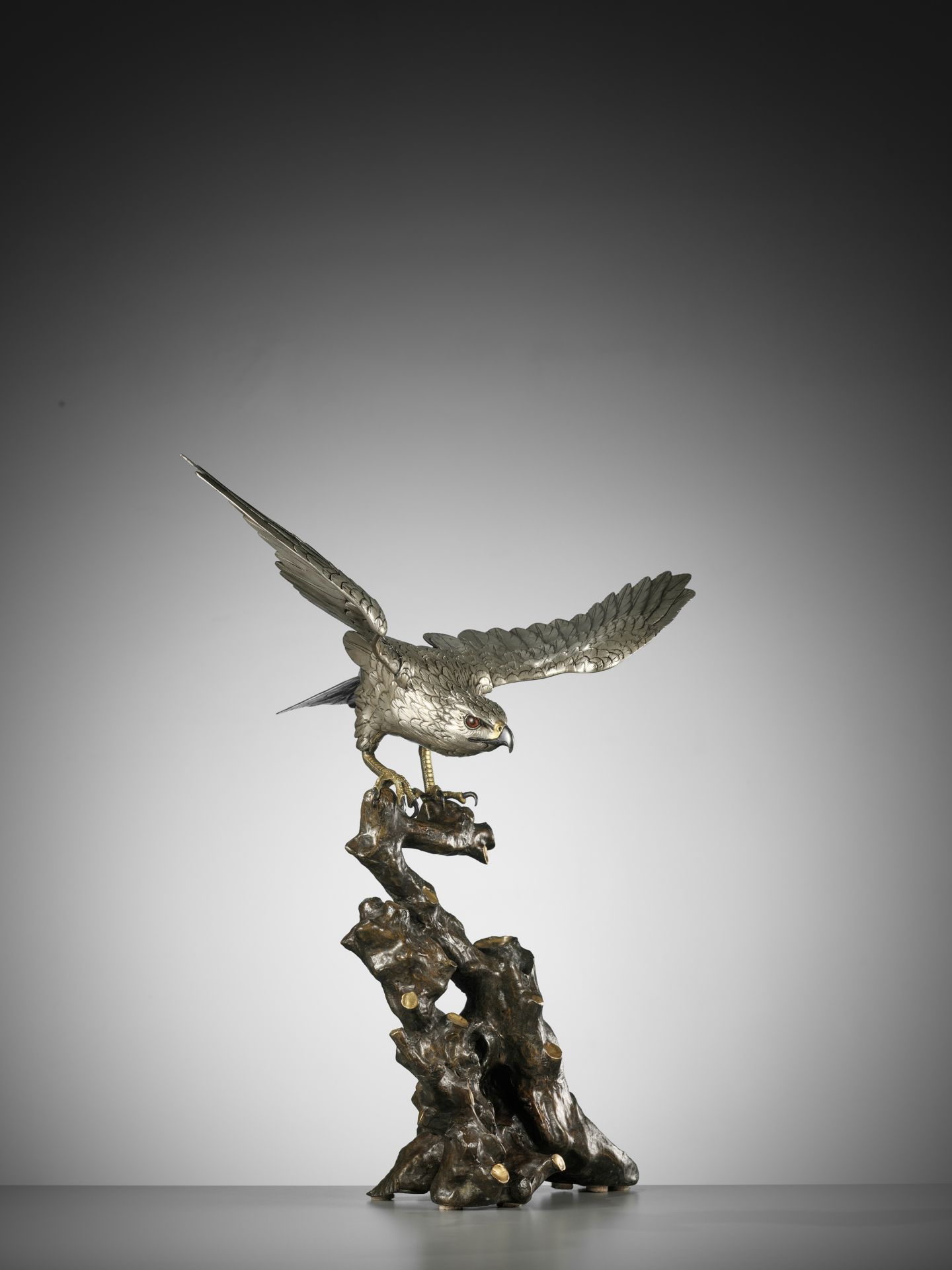 HANEHIRO: A FINE SILVERED BRONZE OKIMONO OF A HAWK - Bild 12 aus 15