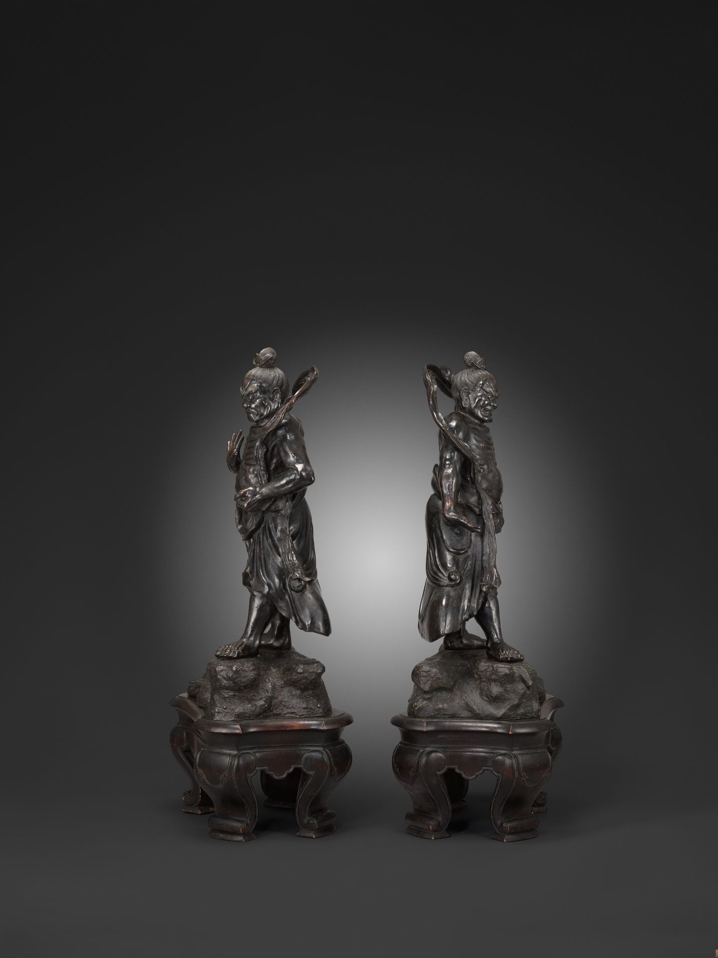 A PAIR OF MONUMENTAL BRONZE NIO GUARDIANS, DATED 1783 BY INSCRIPTION - Image 13 of 13