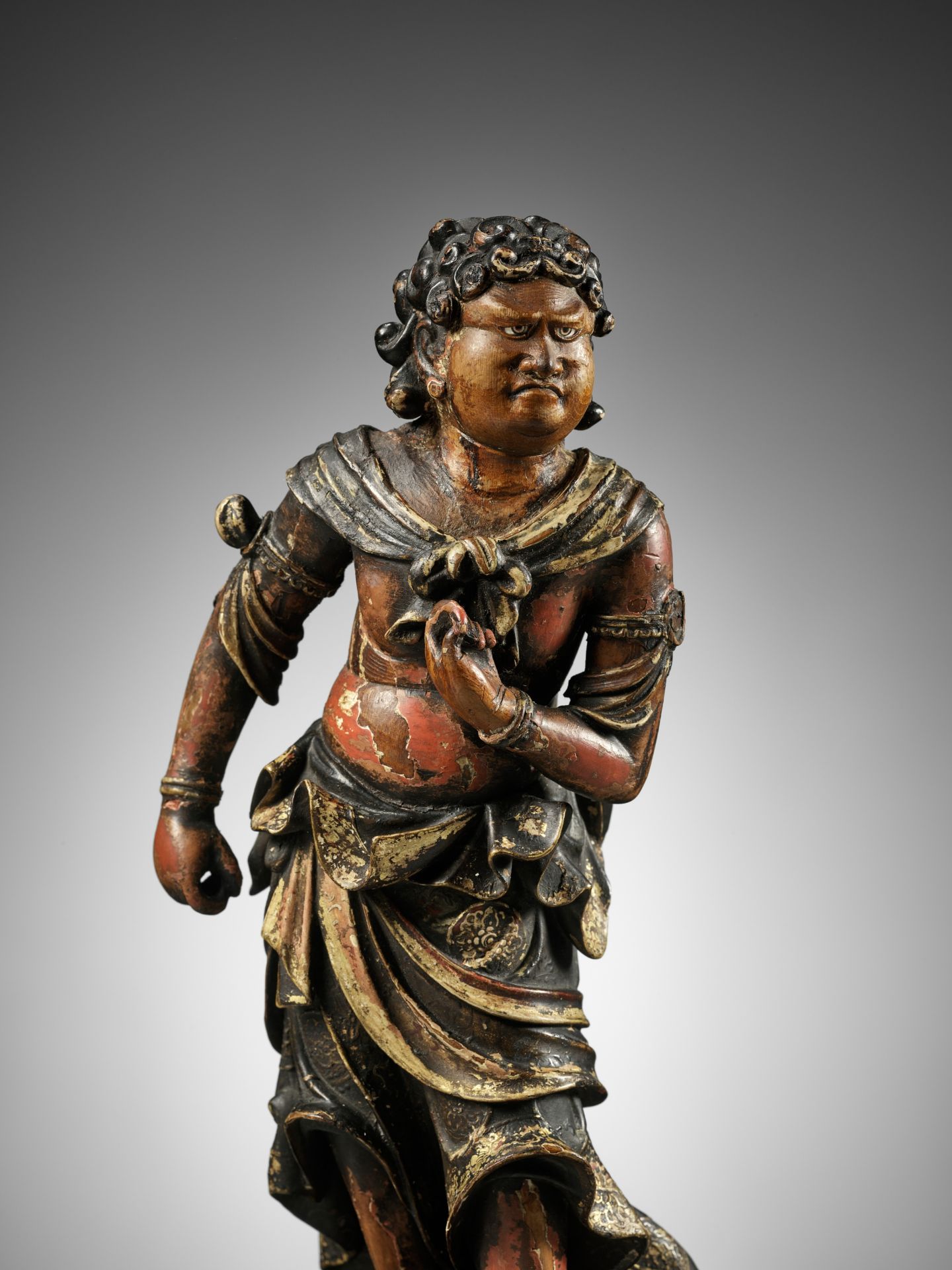 A POLYCHROME WOOD FIGURE OF SEITAKA DOJI - Image 3 of 14