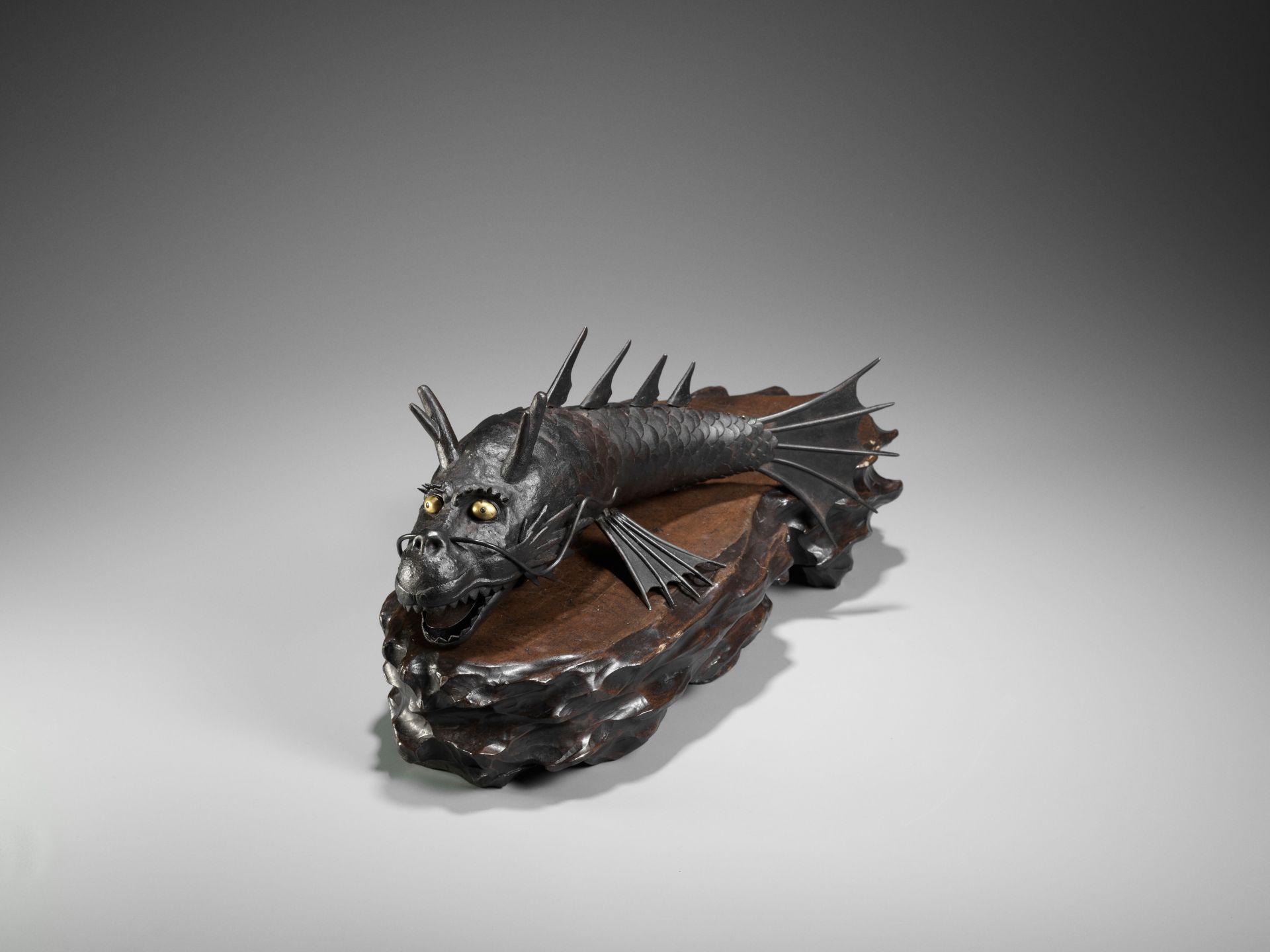 A RARE MYOCHIN SCHOOL IRON ARTICULATED JIZAI OKIMONO OF A SCHACHIHOKO (DRAGON FISH) - Image 11 of 16