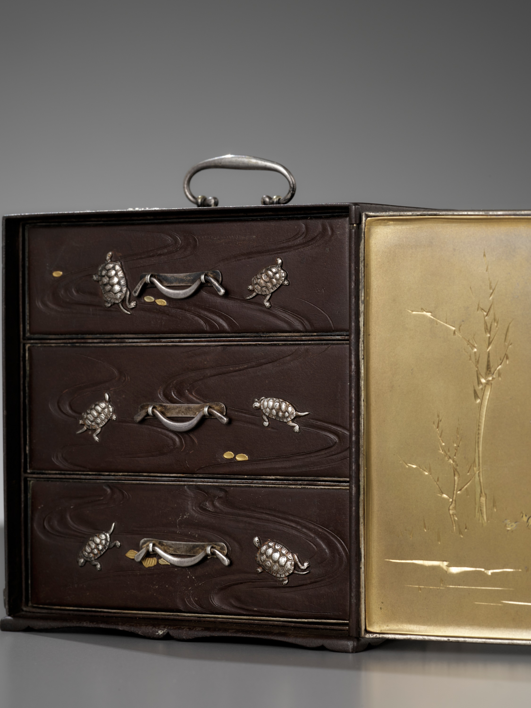 AN EXCEPTIONALLY RARE INLAID IRON MINIATURE KODANSU (CABINET) WITH TURTLES AND CRANES - Image 6 of 12