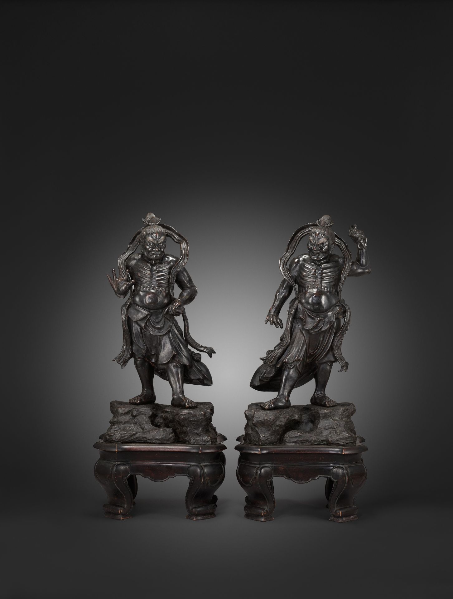 A PAIR OF MONUMENTAL BRONZE NIO GUARDIANS, DATED 1783 BY INSCRIPTION - Image 2 of 13