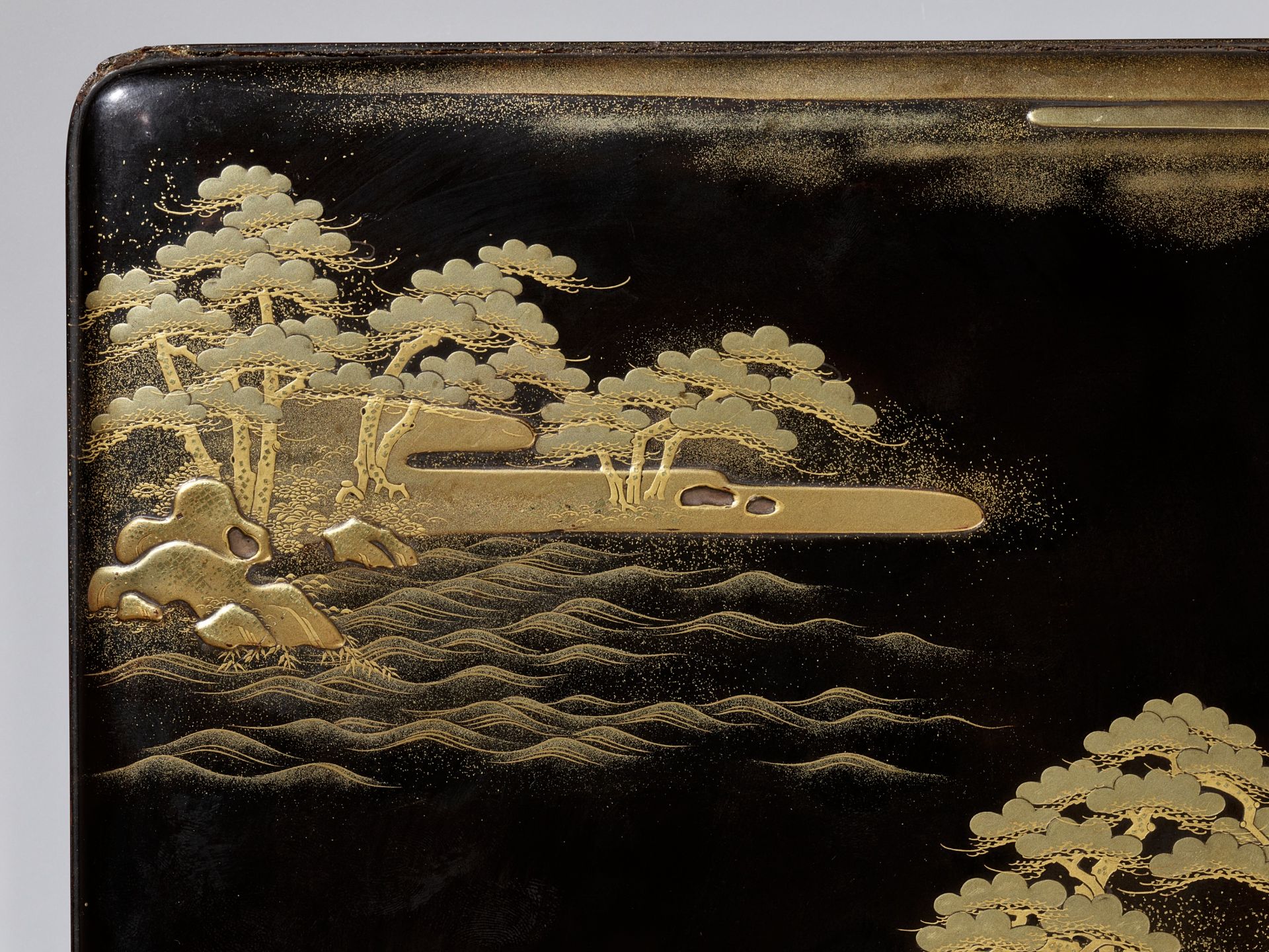 A BLACK AND GOLD LACQUER SUZURIBAKO WITH A SHORELINE LANDSCAPE AND RED-CRESTED CRANES - Image 8 of 15