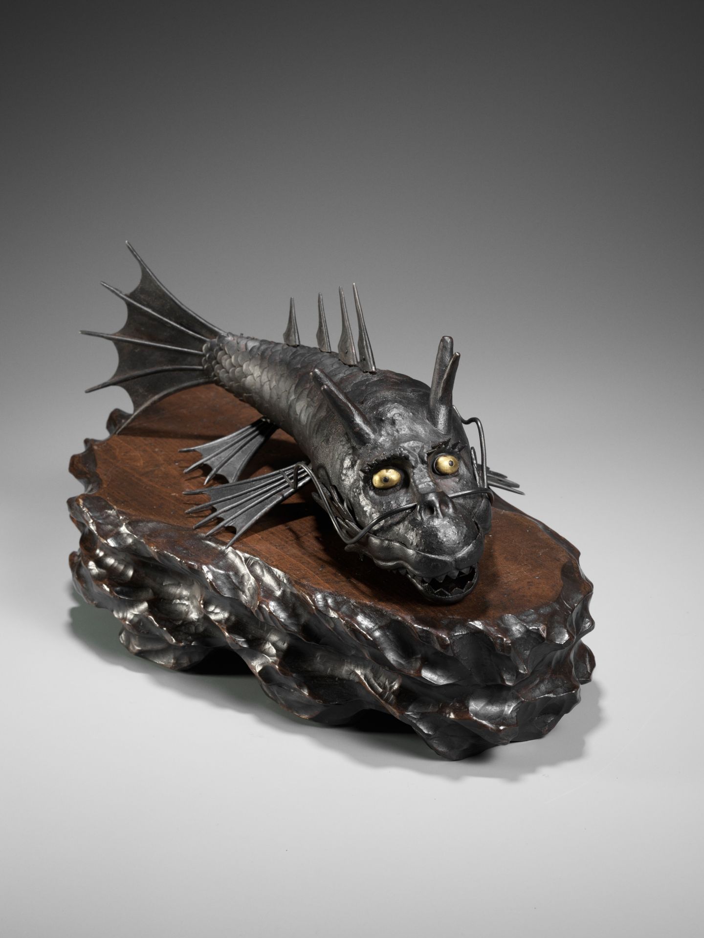 A RARE MYOCHIN SCHOOL IRON ARTICULATED JIZAI OKIMONO OF A SCHACHIHOKO (DRAGON FISH) - Image 8 of 16