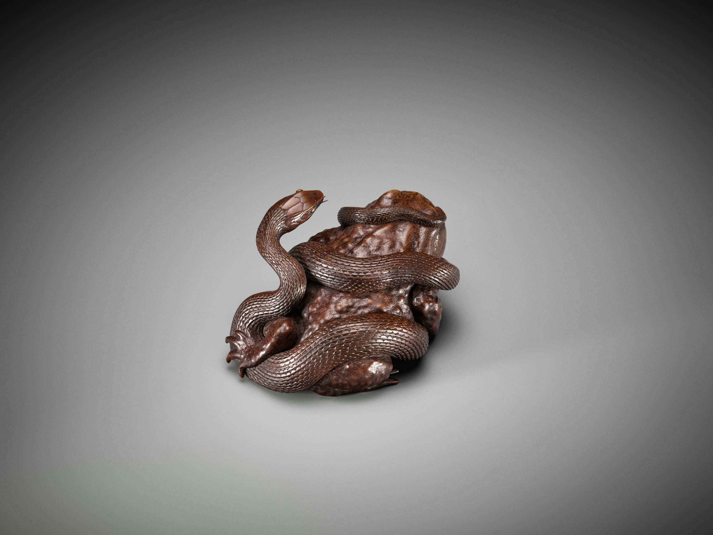 SUKENOBU: A MASTERFUL WOOD OKIMONO OF A TOAD AND SNAKE - Image 3 of 21