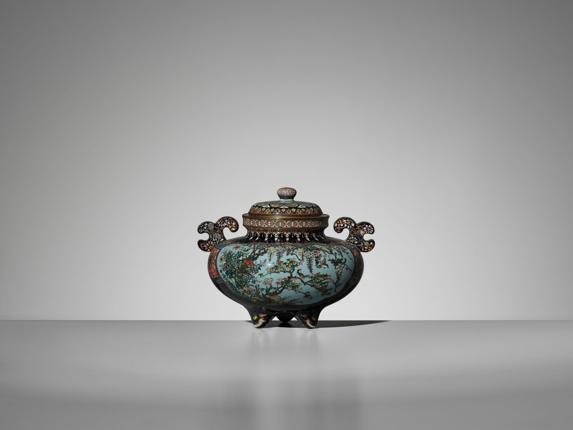 A FINE CLOISONNÃ‰ KORO (INCENSE BURNER) AND COVER, STYLE OF HAYASHI KODENJI - Image 3 of 11