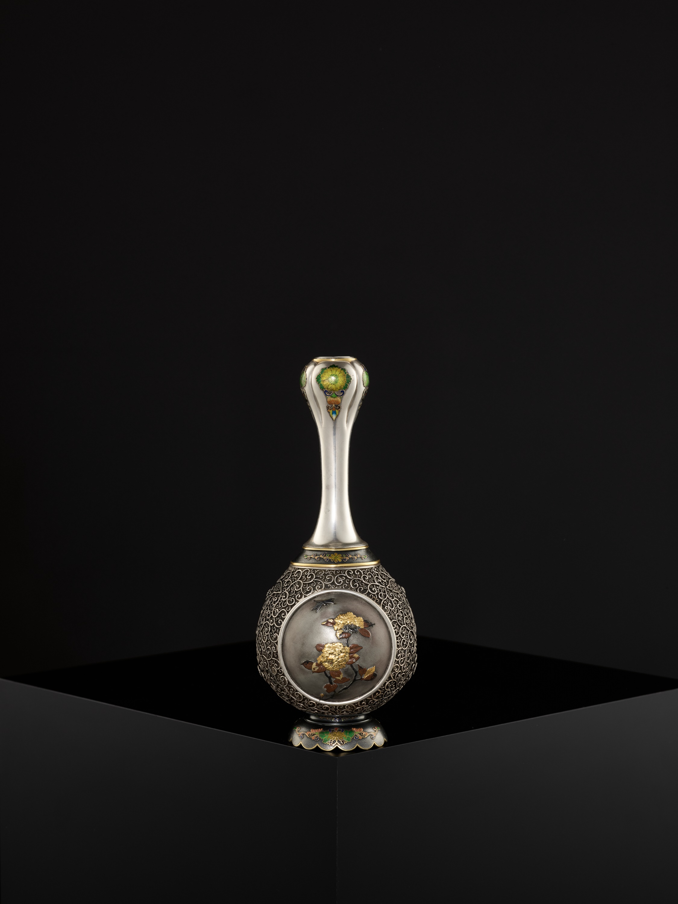 A SUPERB SILVER FILIGREE AND CLOISONNÃ‰ ENAMEL VASE DEPICTING A COCKATOO - Image 9 of 12