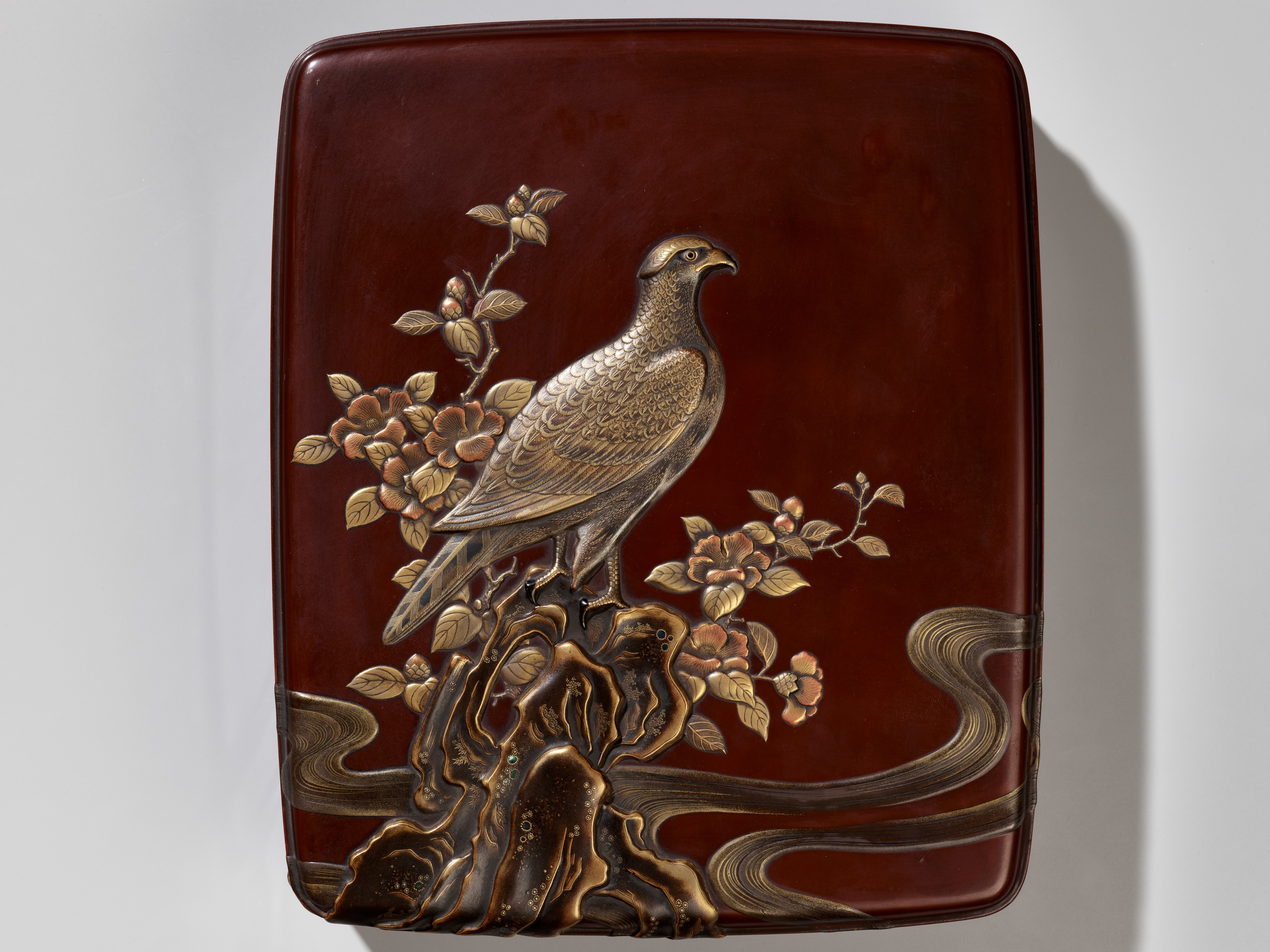 SHOGAKU: A SUPERB LACQUER SUZURIBAKO DEPICTING AN AUTUMNAL SCENE WITH FALCON AND SPARROWS - Image 7 of 14