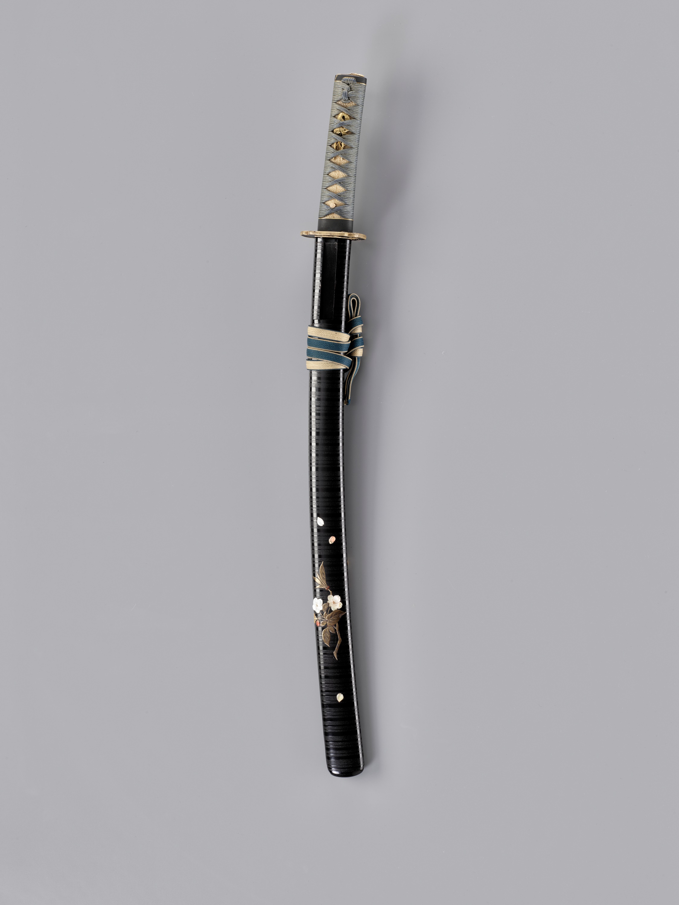 A SUPERB INLAID LACQUER WAKIZASHI KOSHIRAE WITH CHERRY BLOSSOMS - Image 7 of 9