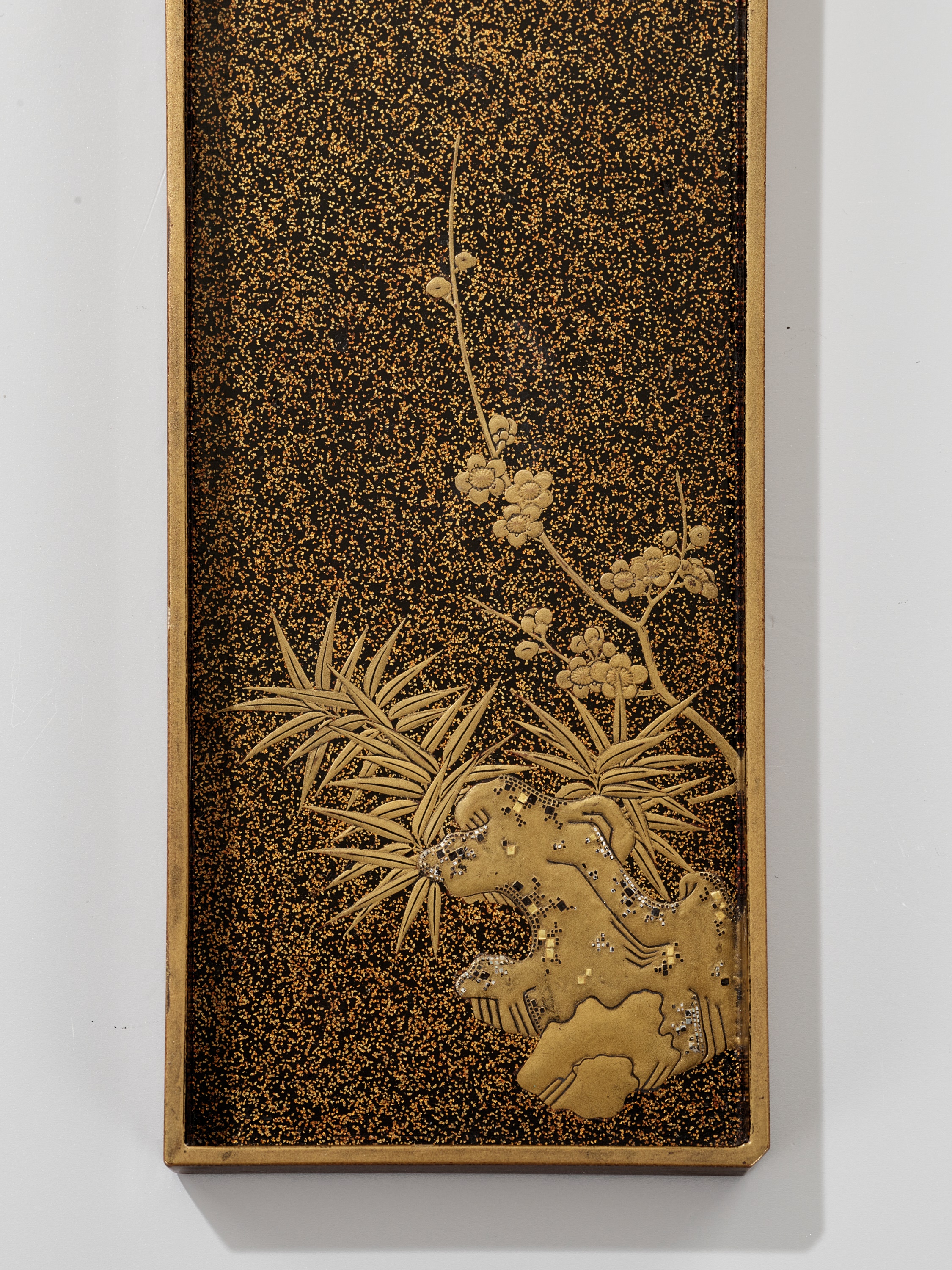 A FINE AND RARE GOLD LACQUER SUZURIBAKO DEPICTING A DRAGON, TIGERS, AND A LEOPARD (FEMALE TIGER) - Image 5 of 12