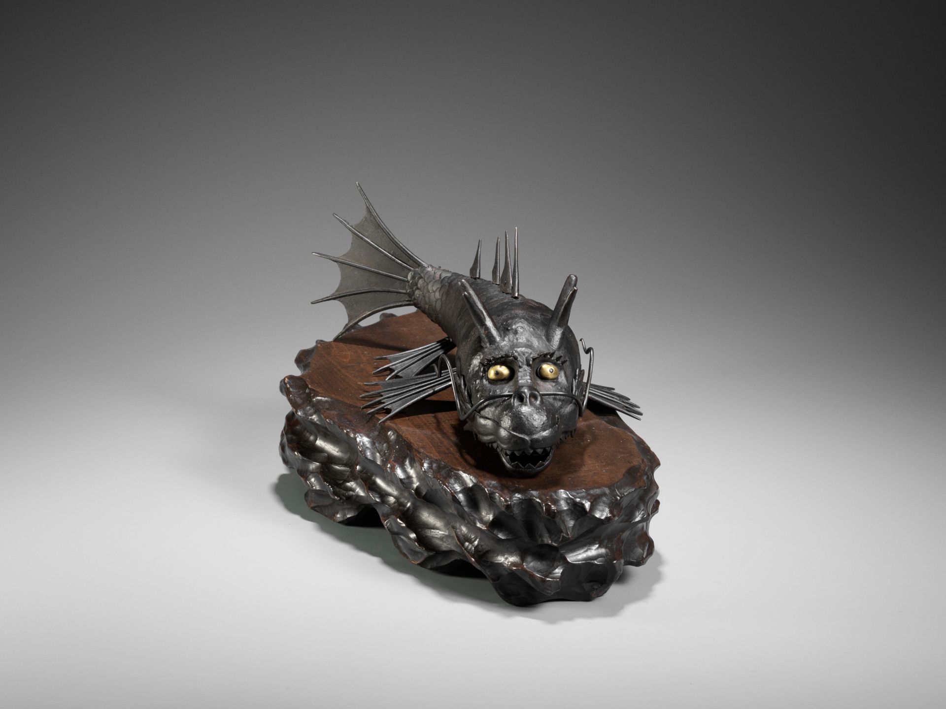 A RARE MYOCHIN SCHOOL IRON ARTICULATED JIZAI OKIMONO OF A SCHACHIHOKO (DRAGON FISH) - Image 10 of 16