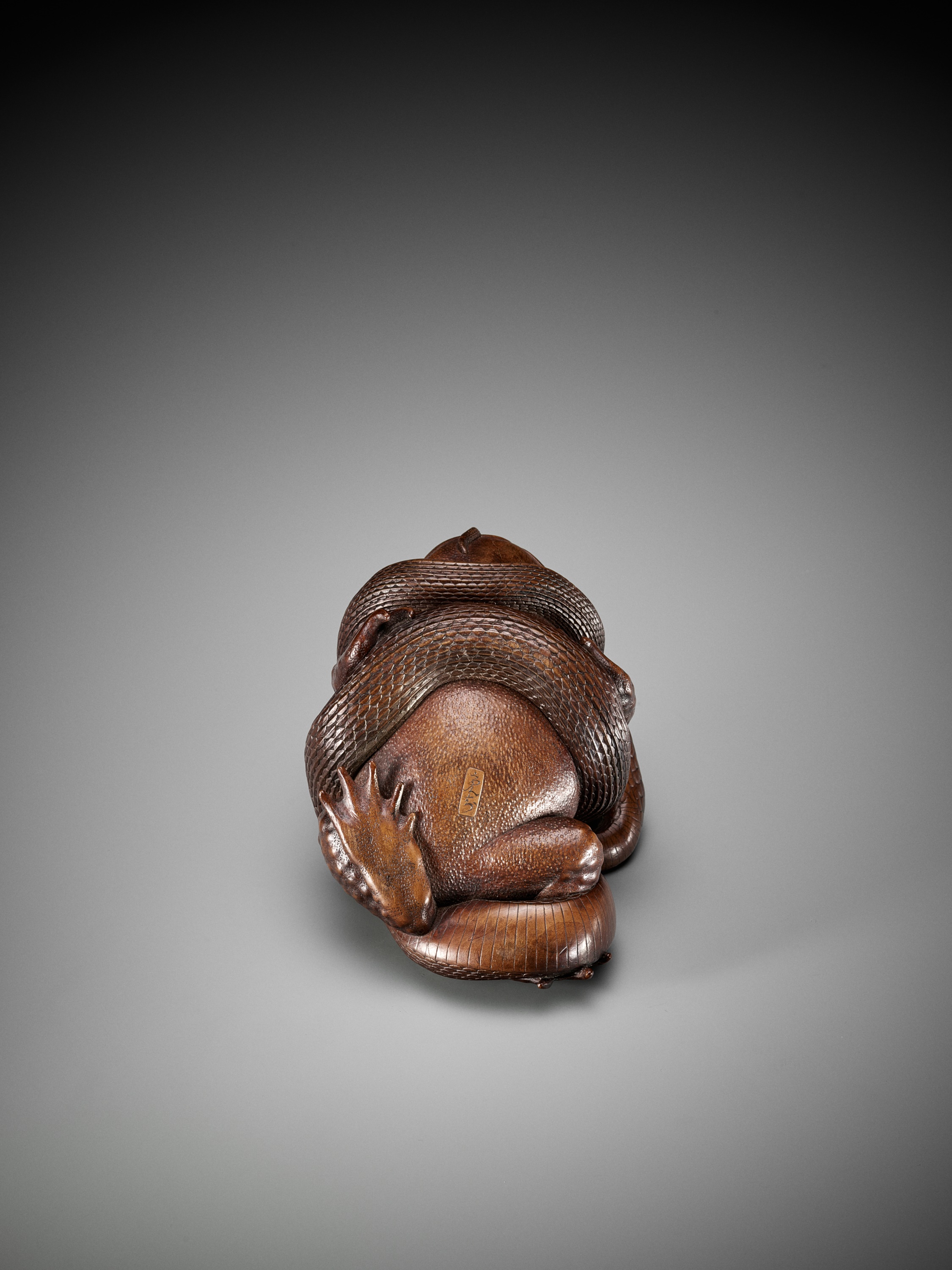 SUKENOBU: A MASTERFUL WOOD OKIMONO OF A TOAD AND SNAKE - Image 4 of 21