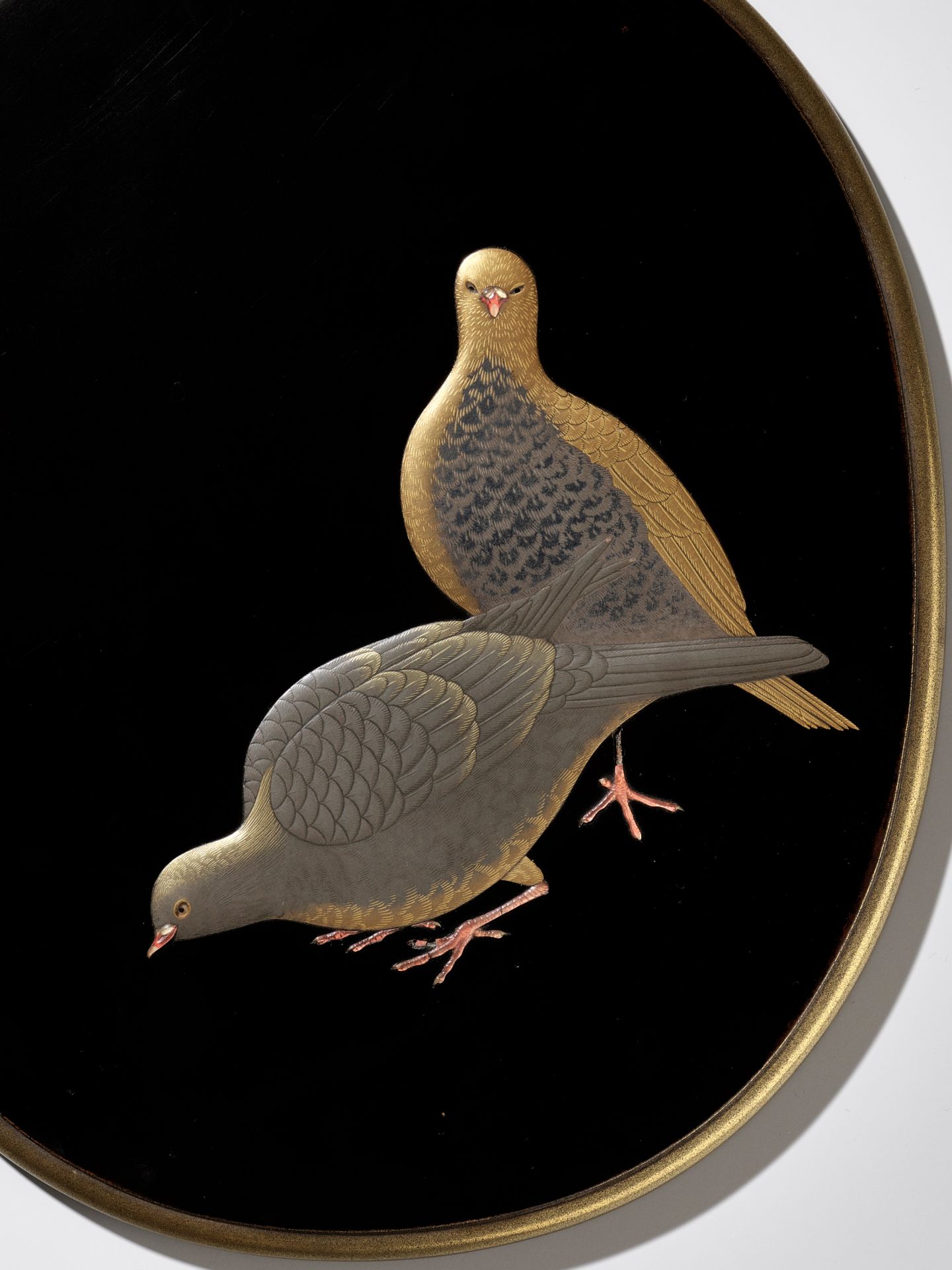 A FINE LACQUER SUZURIBAKO DEPICTING A PAIR OF PIGEONS - Image 3 of 11