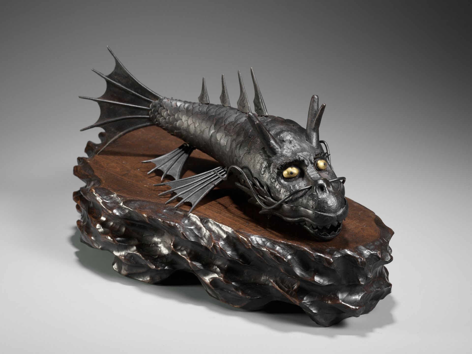 A RARE MYOCHIN SCHOOL IRON ARTICULATED JIZAI OKIMONO OF A SCHACHIHOKO (DRAGON FISH) - Image 9 of 16