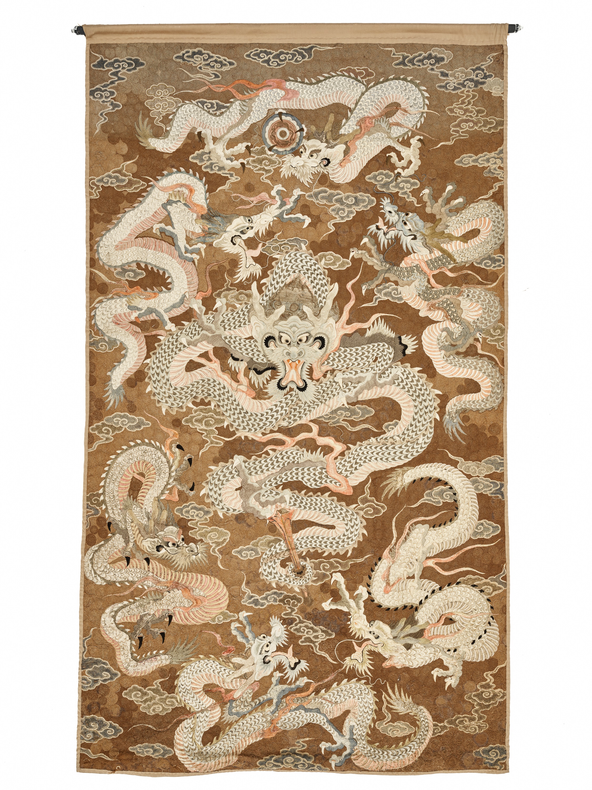 AN EXCEPTIONAL AND VERY LARGE SILK EMBROIDERED 'SEVEN DRAGON' WALL HANGING - Image 2 of 8