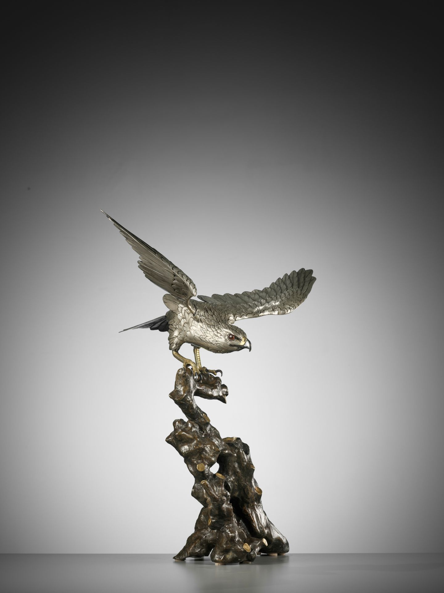 HANEHIRO: A FINE SILVERED BRONZE OKIMONO OF A HAWK - Bild 11 aus 15