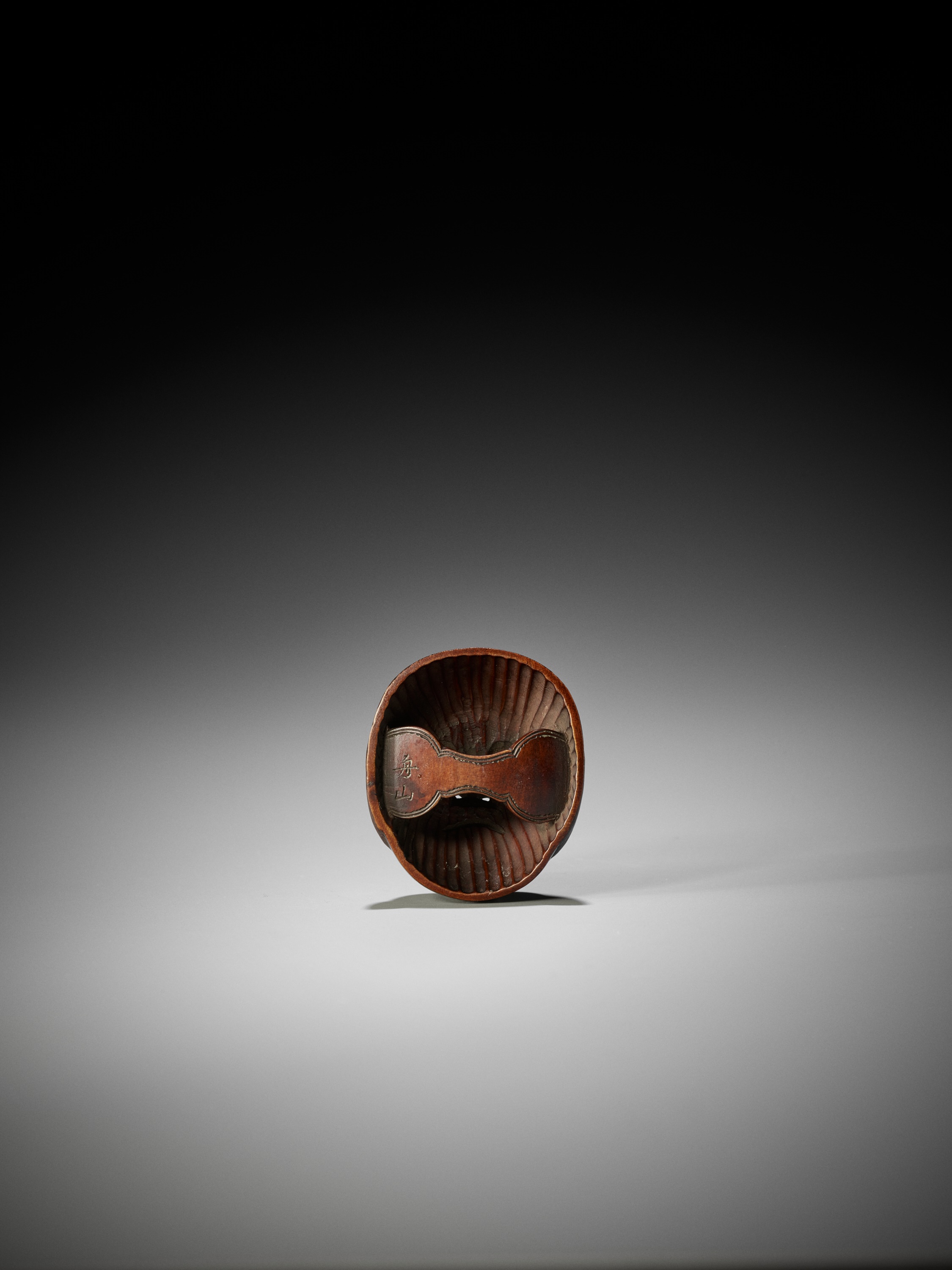 SHUZAN: A VERY FINE WOOD MASK NETSUKE OF KINTARO - Image 5 of 8