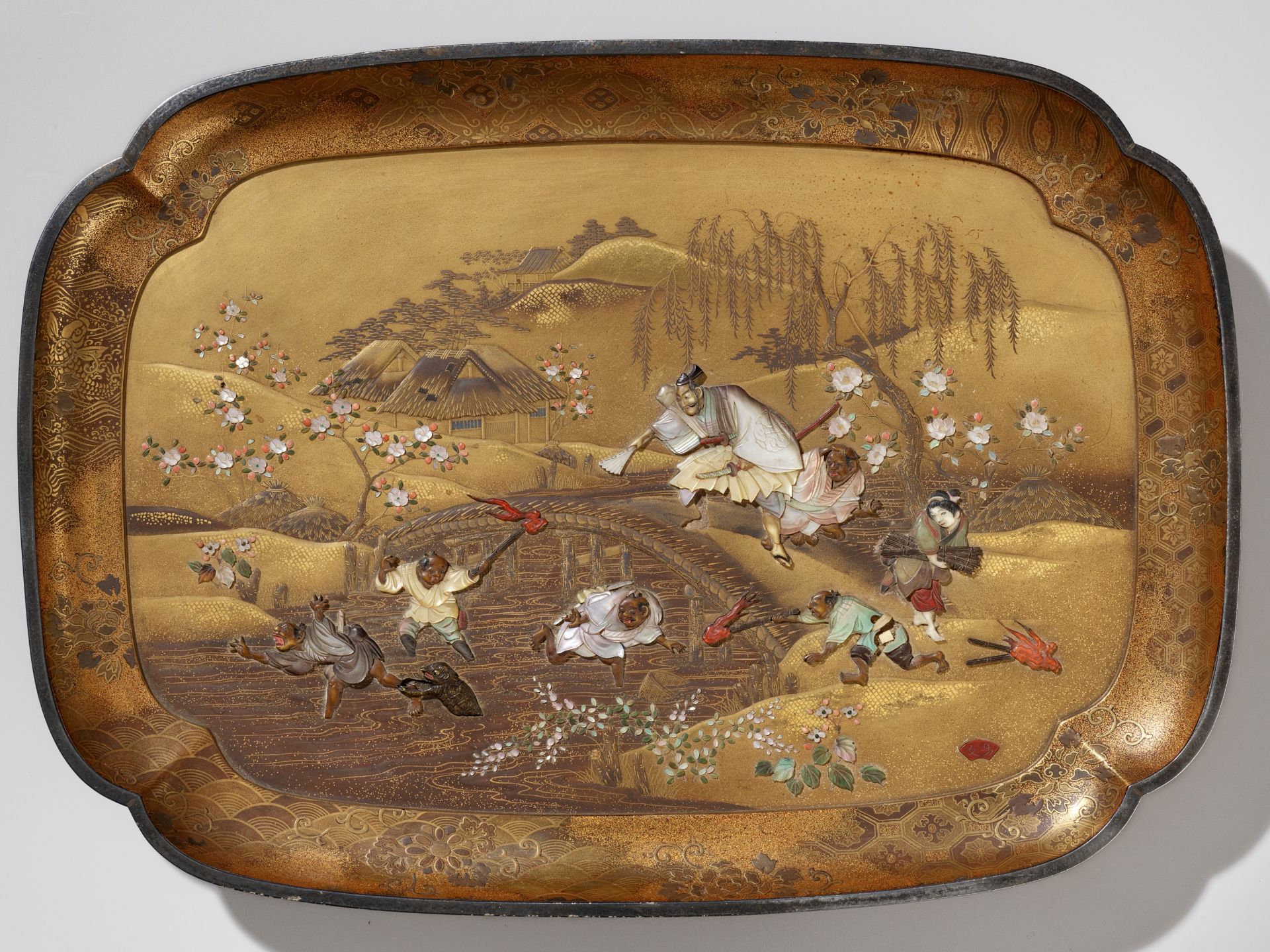 EKIFUMI: A RARE AND FINE SHIBAYAMA INLAID LACQUER TRAY DEPICTING A KAPPA HUNT - Image 8 of 9