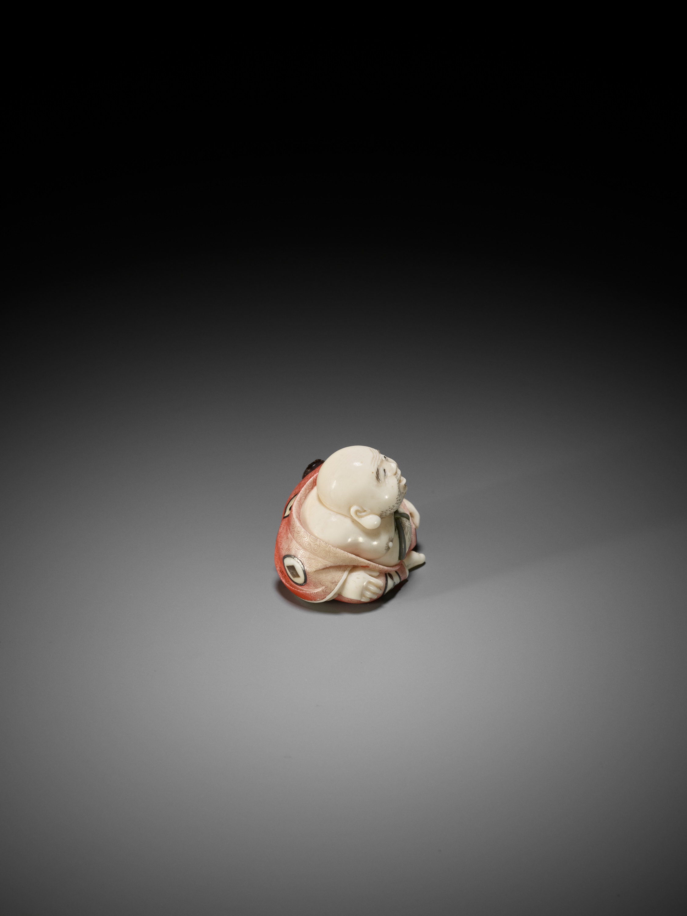 YASUAKI: A FINE AND LARGE TOKYO SCHOOL IVORY NETSUKE OF HOTEI - Image 8 of 13