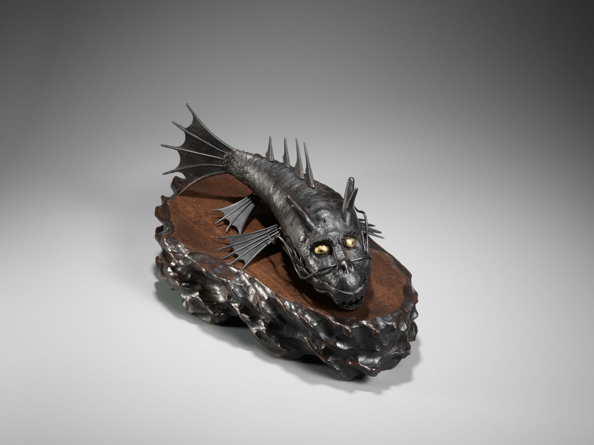 A RARE MYOCHIN SCHOOL IRON ARTICULATED JIZAI OKIMONO OF A SCHACHIHOKO (DRAGON FISH) - Image 7 of 16