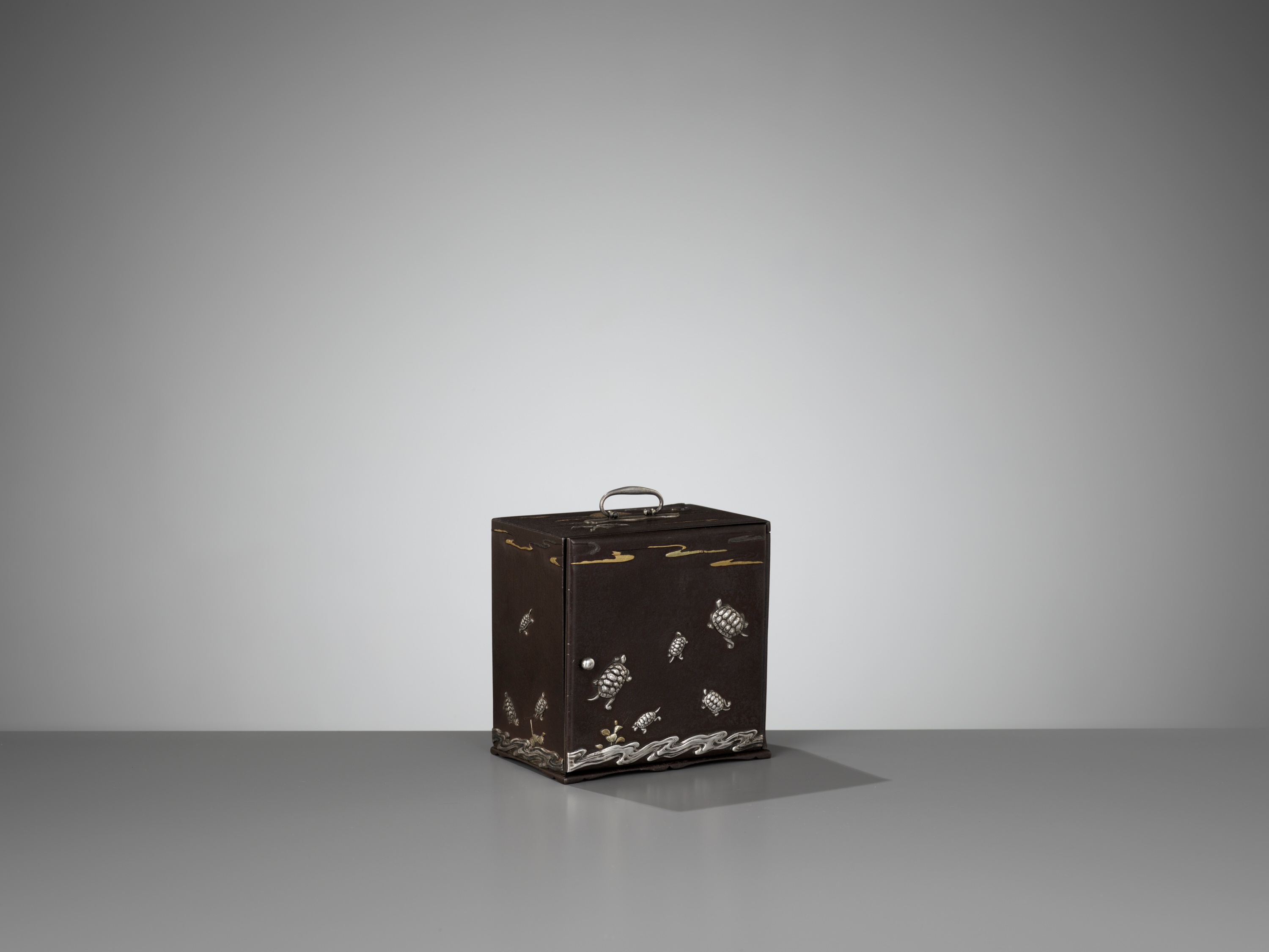 AN EXCEPTIONALLY RARE INLAID IRON MINIATURE KODANSU (CABINET) WITH TURTLES AND CRANES - Image 7 of 12