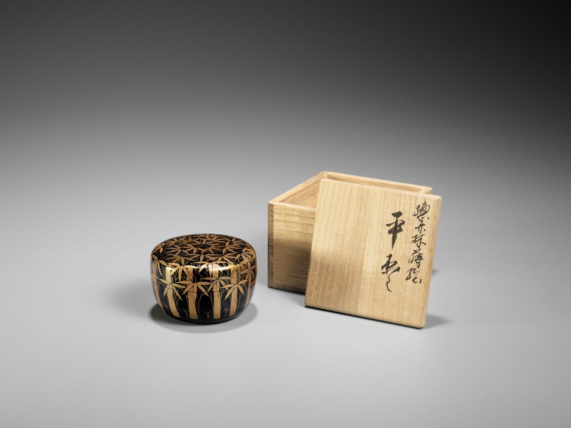 A BLACK AND GOLD LACQUER NATSUME (TEA CADDY) WITH BAMBOO - Image 3 of 8
