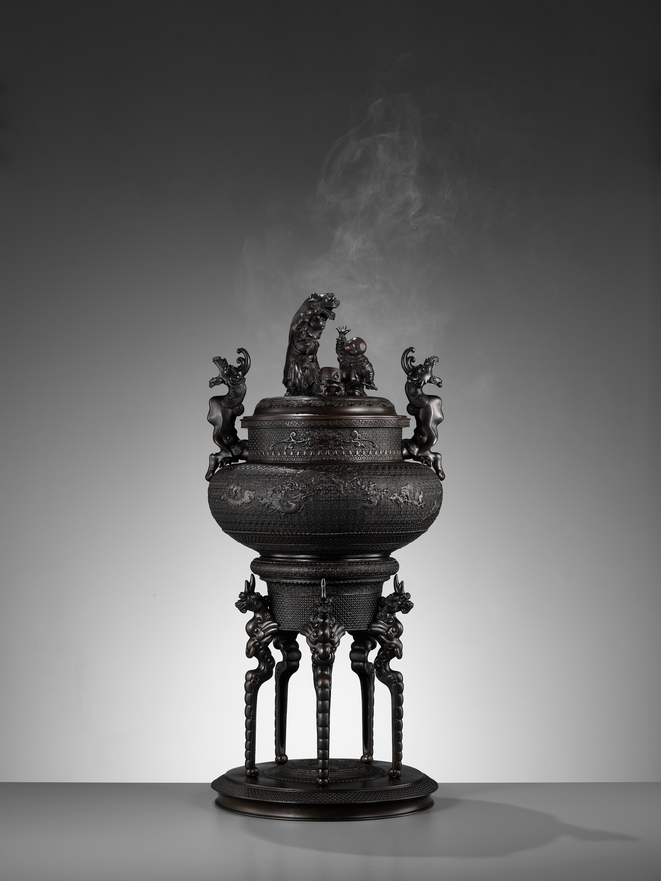 SHOKAKEN: A LARGE AND EXCEPTIONAL BRONZE KORO (INCENSE BURNER) AND COVER WITH THE JUNISHI - Image 21 of 30