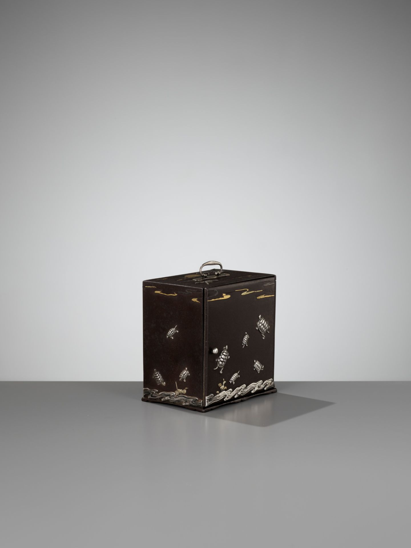 AN EXCEPTIONALLY RARE INLAID IRON MINIATURE KODANSU (CABINET) WITH TURTLES AND CRANES - Image 3 of 12