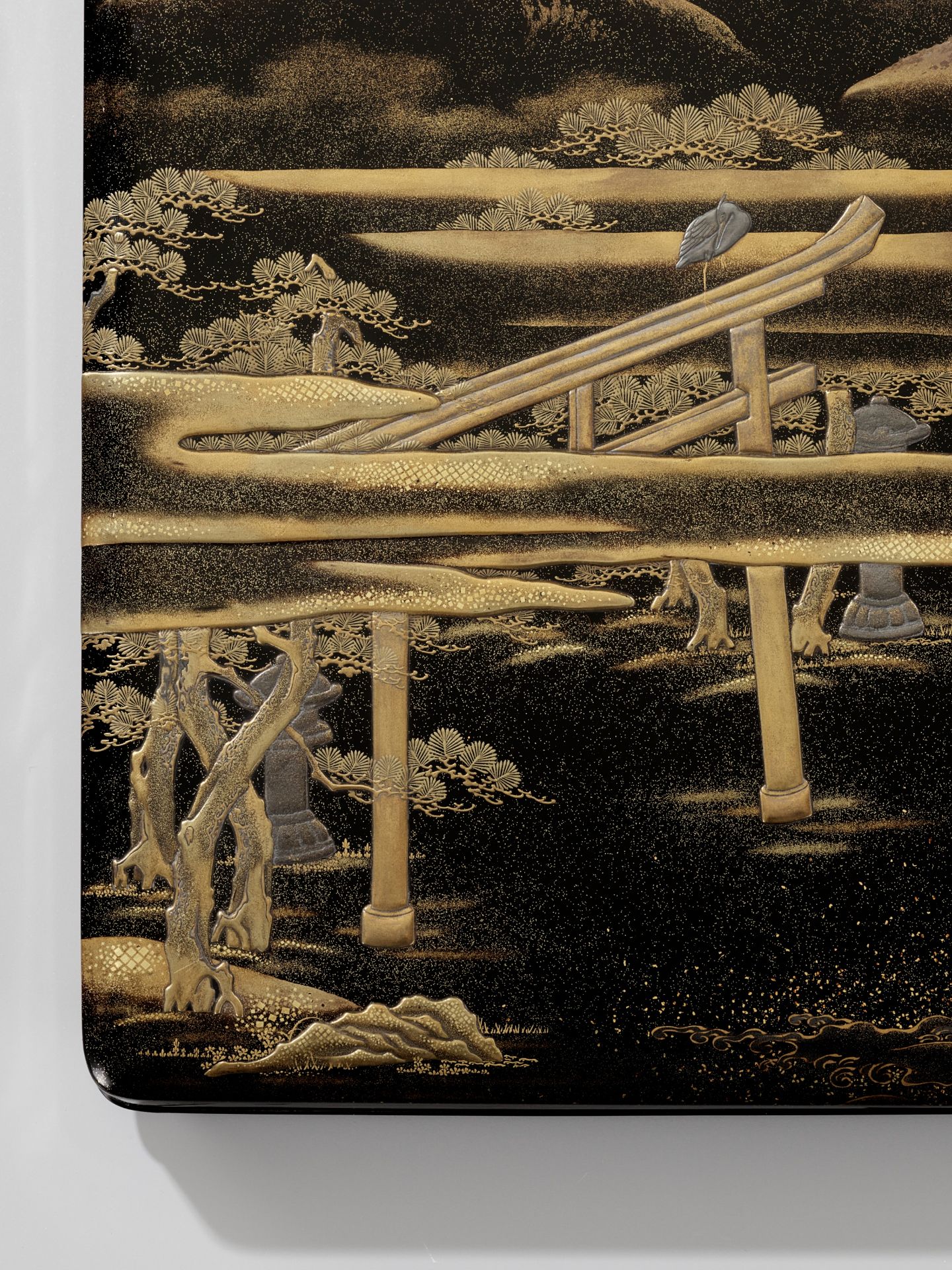 FUSEN: A FINE LACQUER SUZURIBAKO DEPICTING HERONS AT THE ITSUKUSHIMA SHRINE - Image 7 of 11